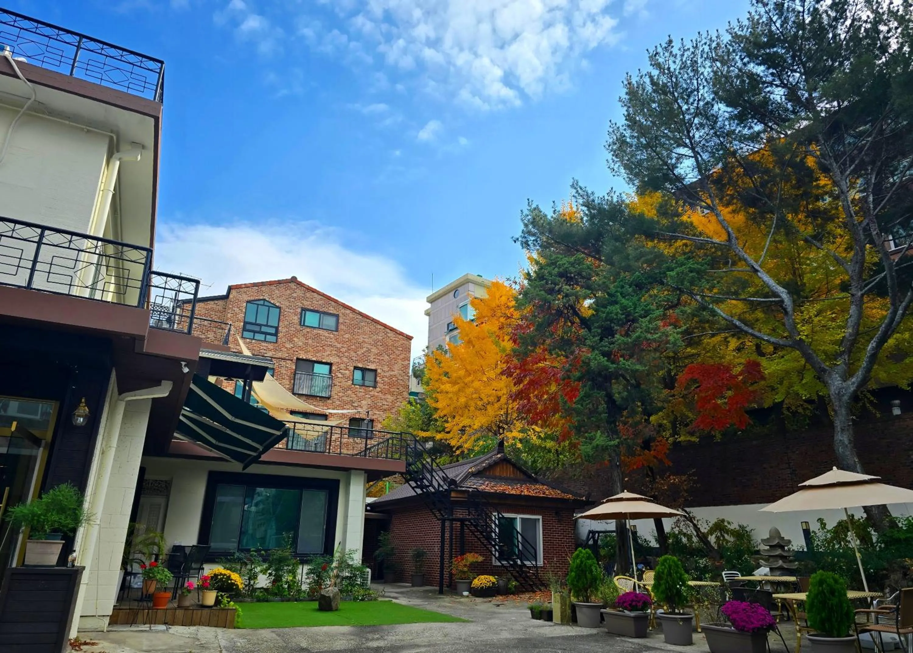 Property building in Slow Vibe Myeongdong