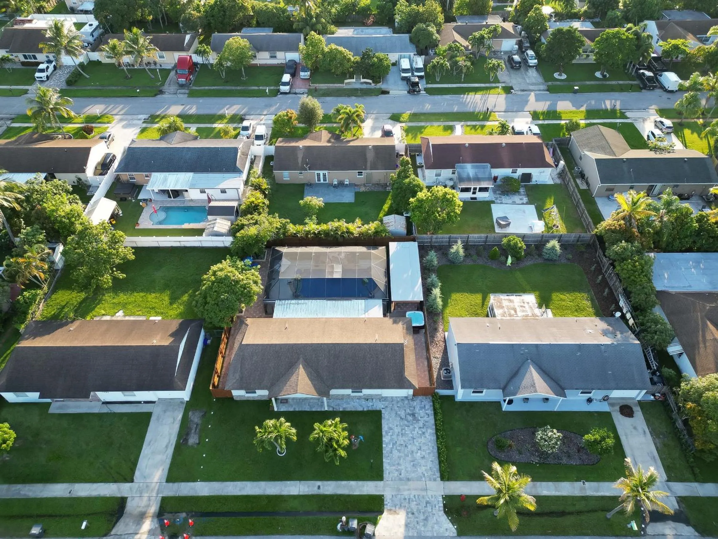 Fantasy Resort OMG PoolWaterfall outdoorKitchn Gym