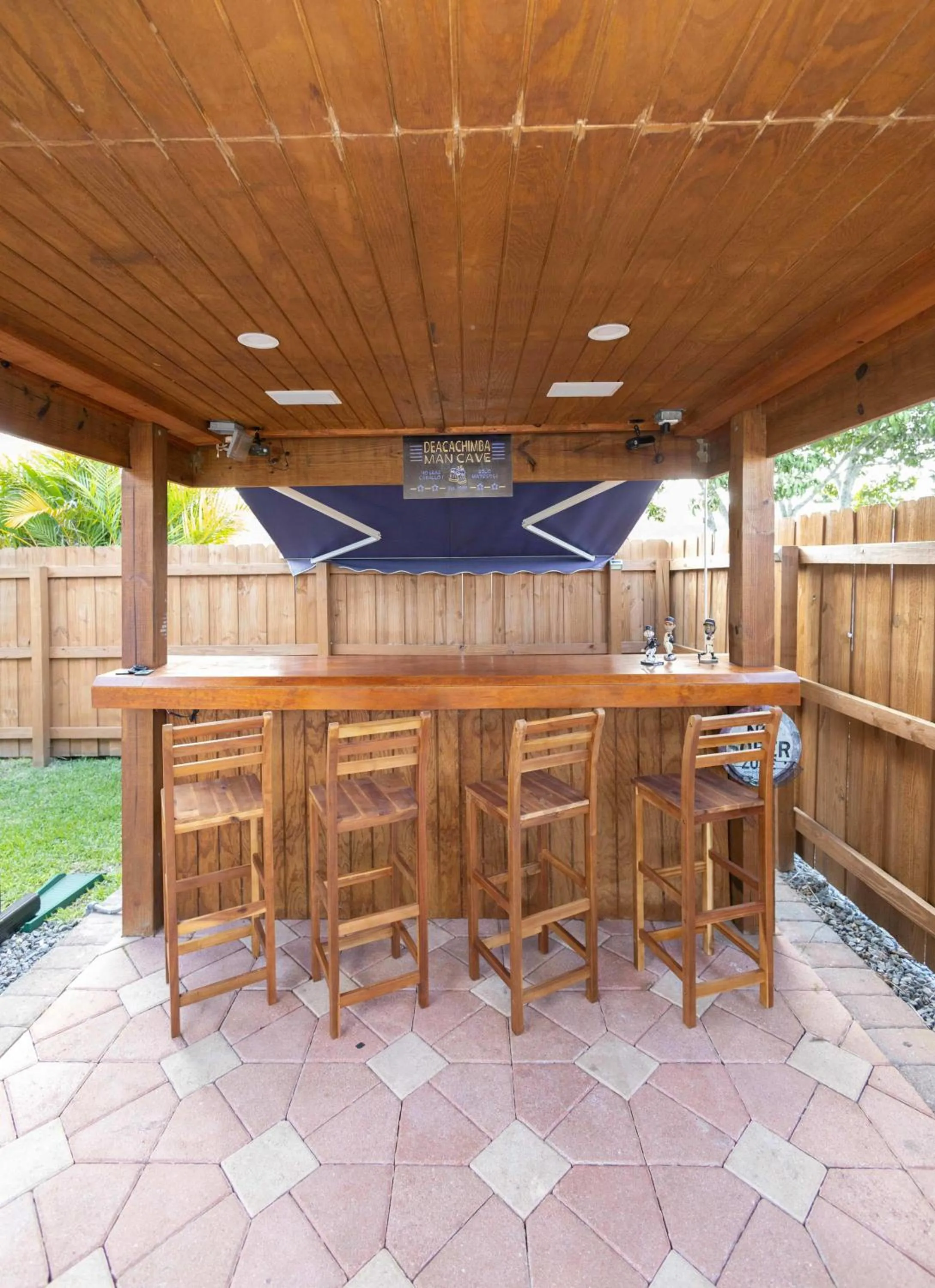 Fantasy Resort OMG PoolWaterfall outdoorKitchn Gym