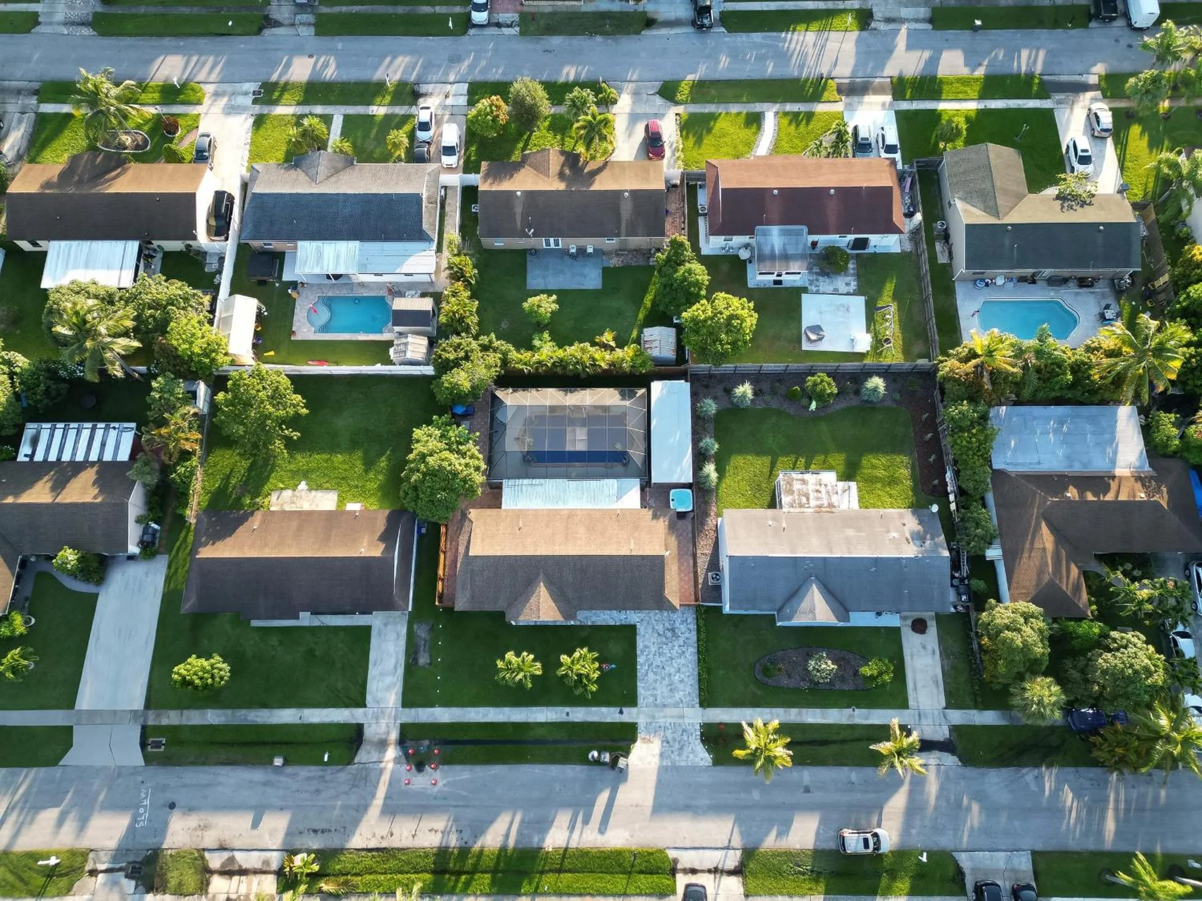 Fantasy Resort OMG PoolWaterfall outdoorKitchn Gym