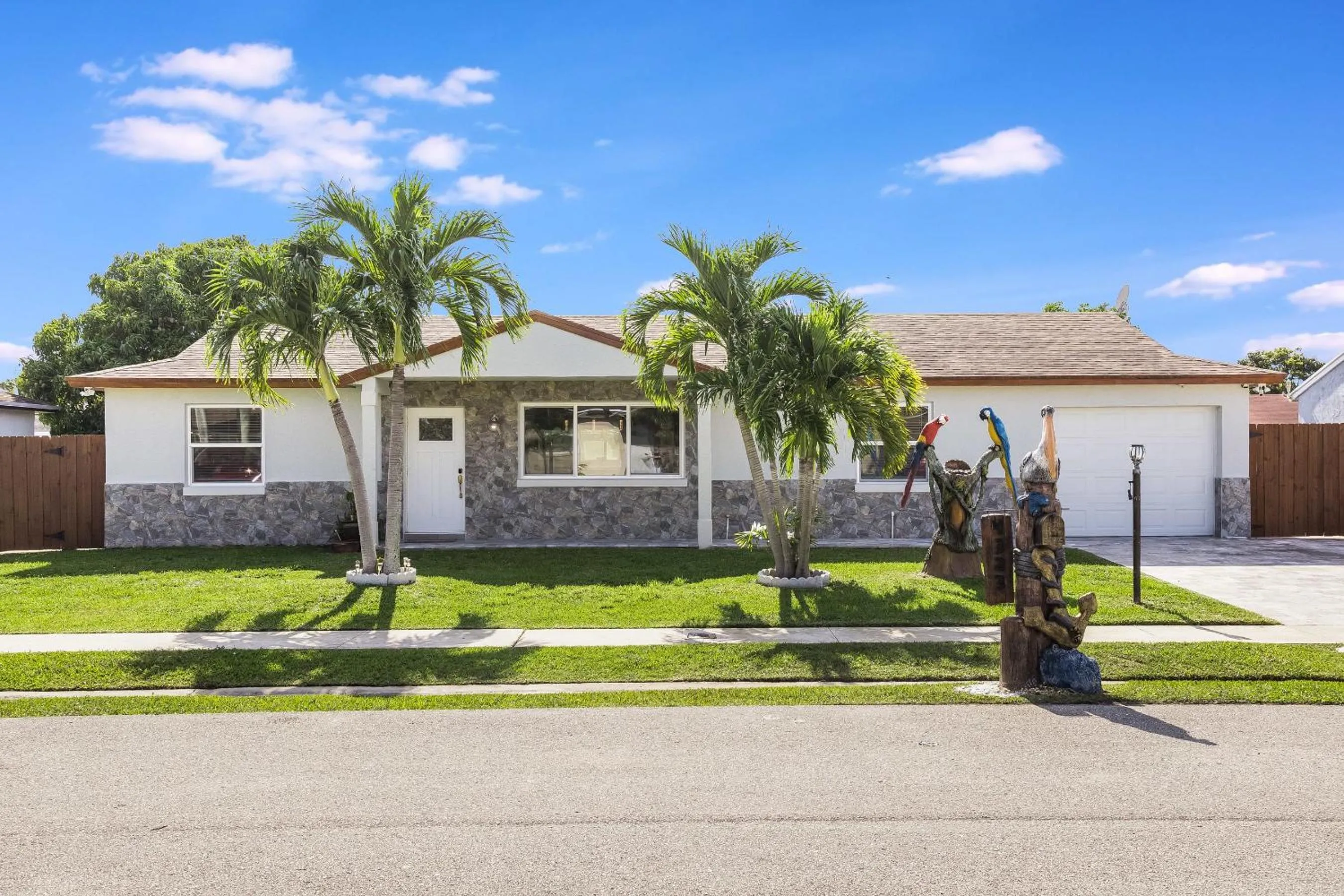 Fantasy Resort OMG PoolWaterfall outdoorKitchn Gym