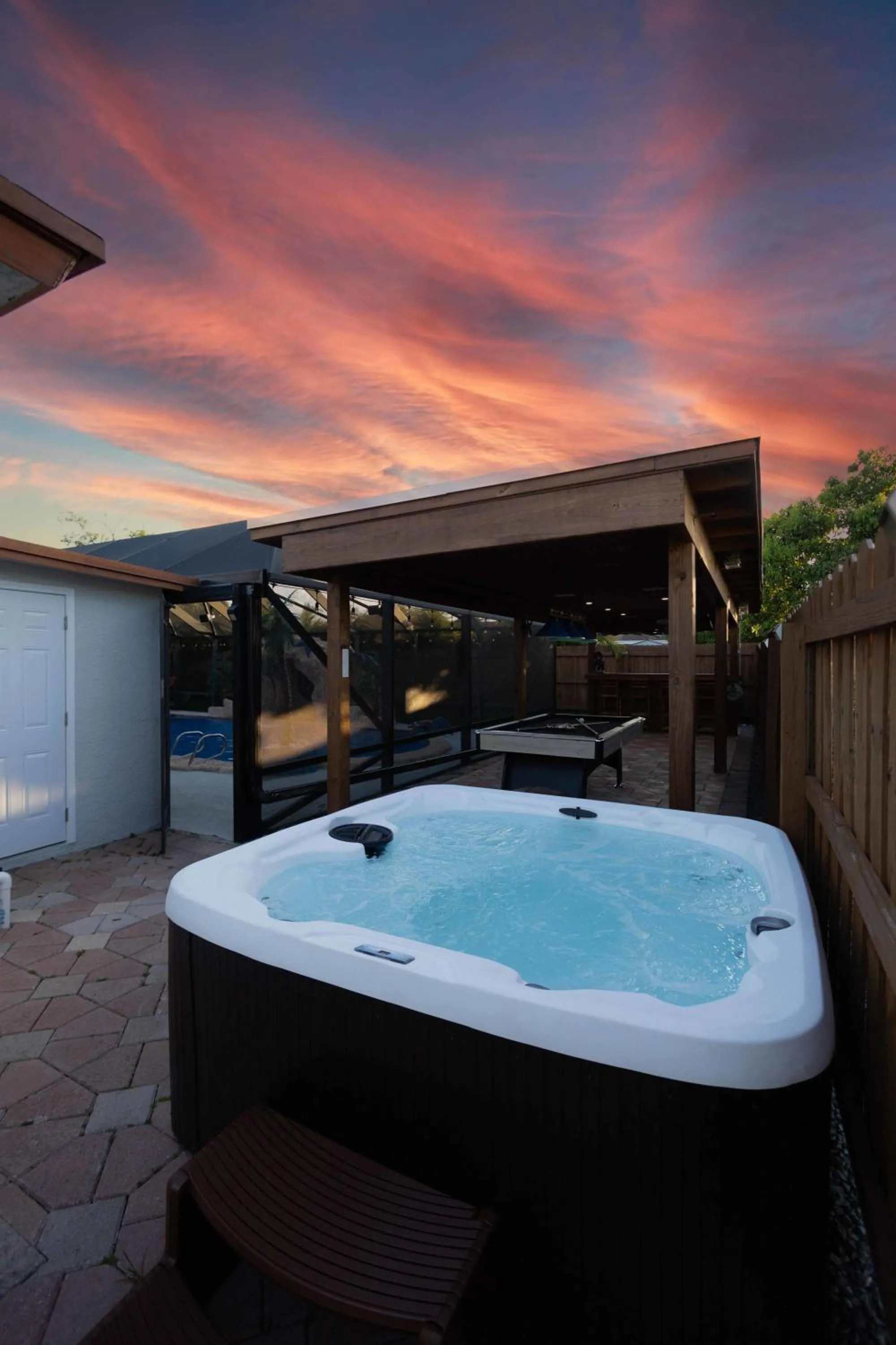 Fantasy Resort OMG PoolWaterfall outdoorKitchn Gym