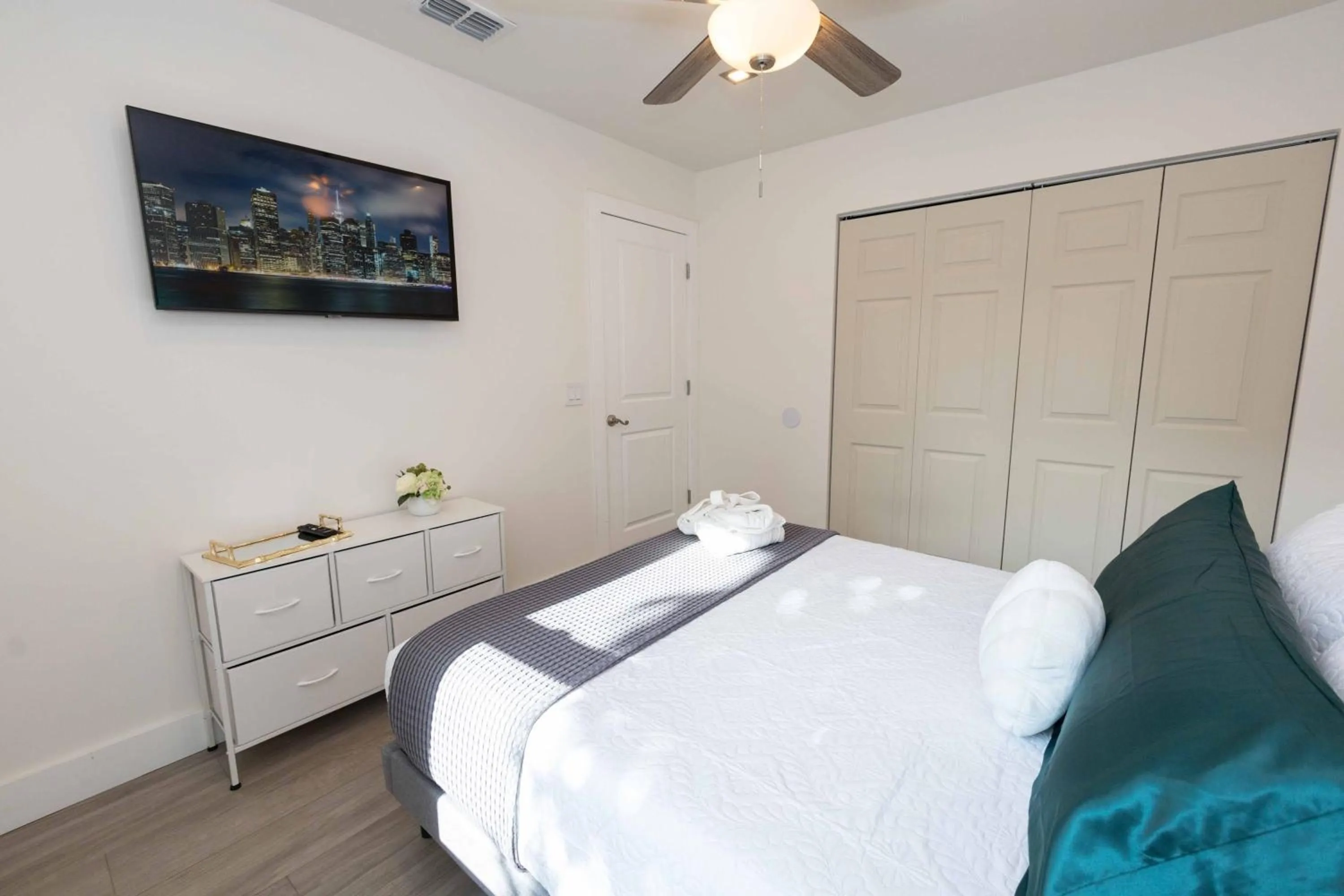 Bed in Fantasy Resort OMG PoolWaterfall outdoorKitchn Gym