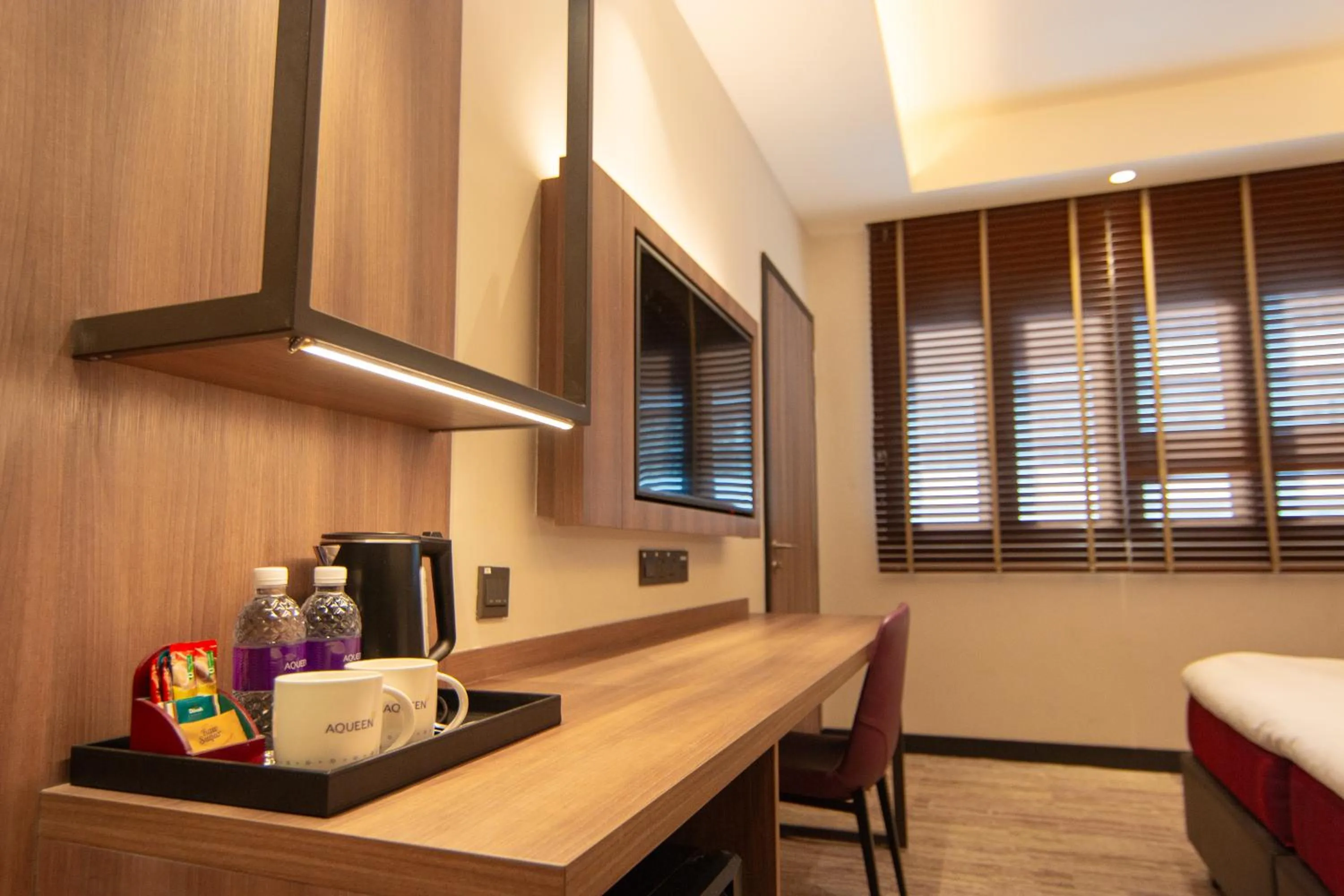 Bathroom, Bed in Aqueen Prestige Hotel Lavender