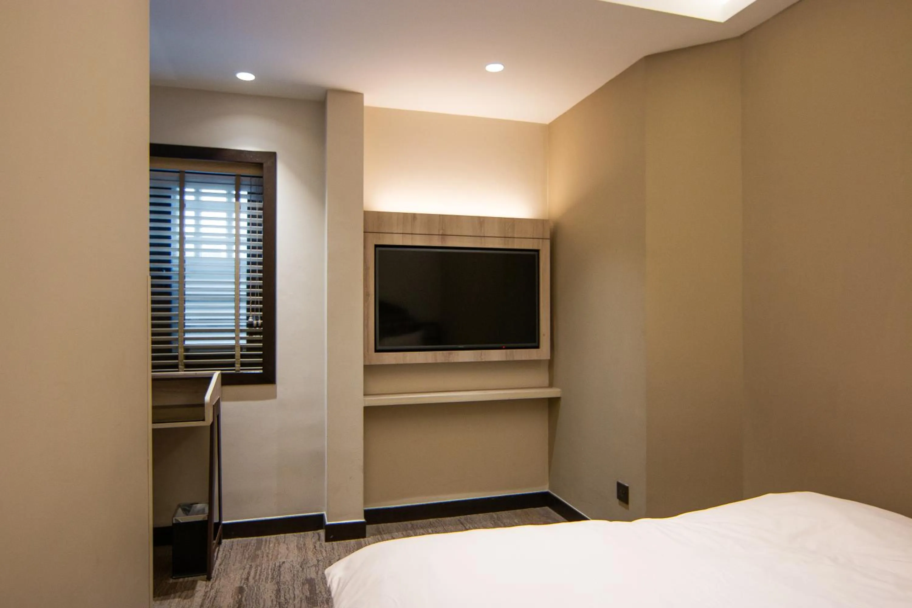 Bedroom, Bed in Aqueen Prestige Hotel Lavender