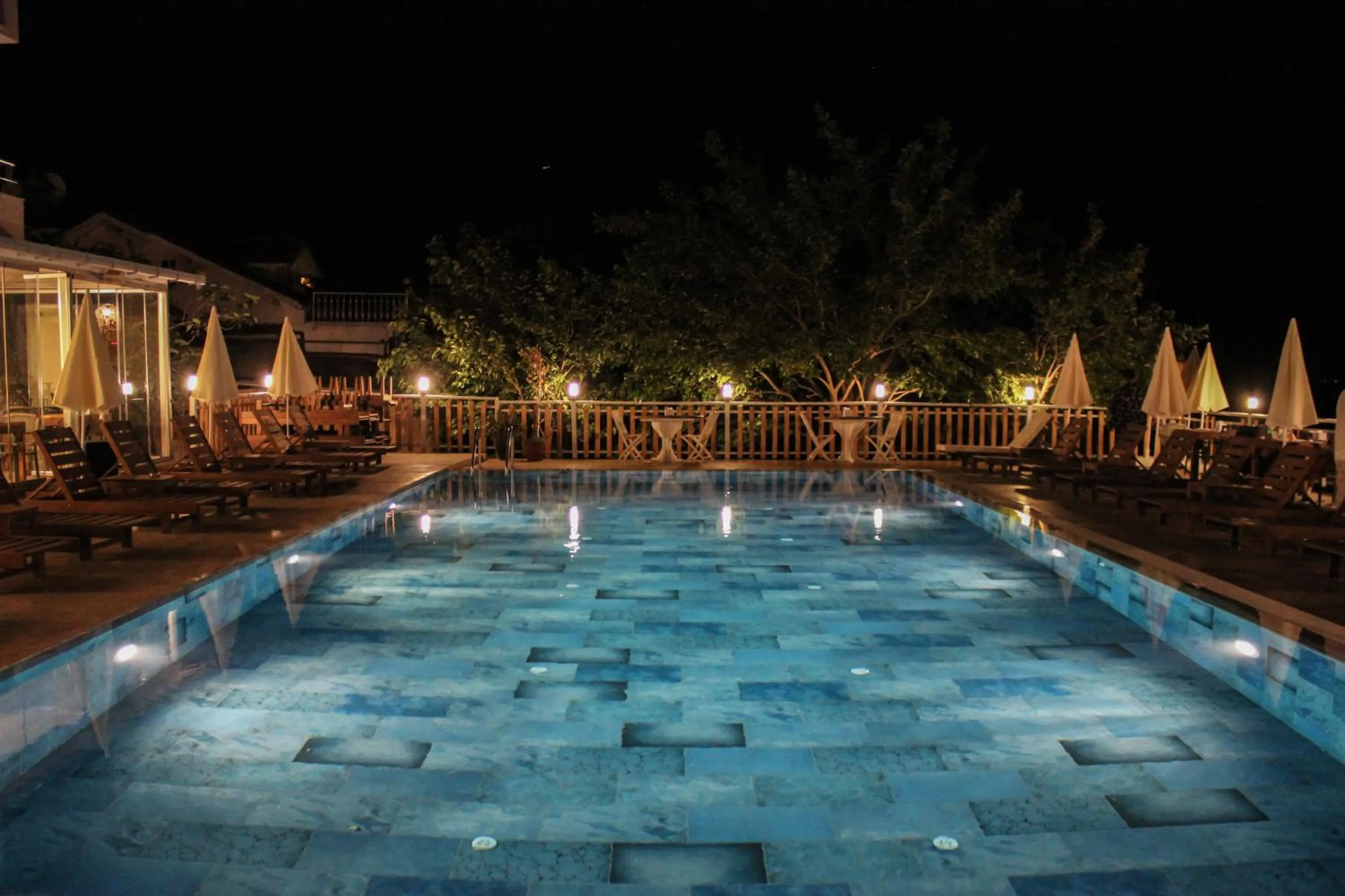 Swimming pool in The Roof Ada