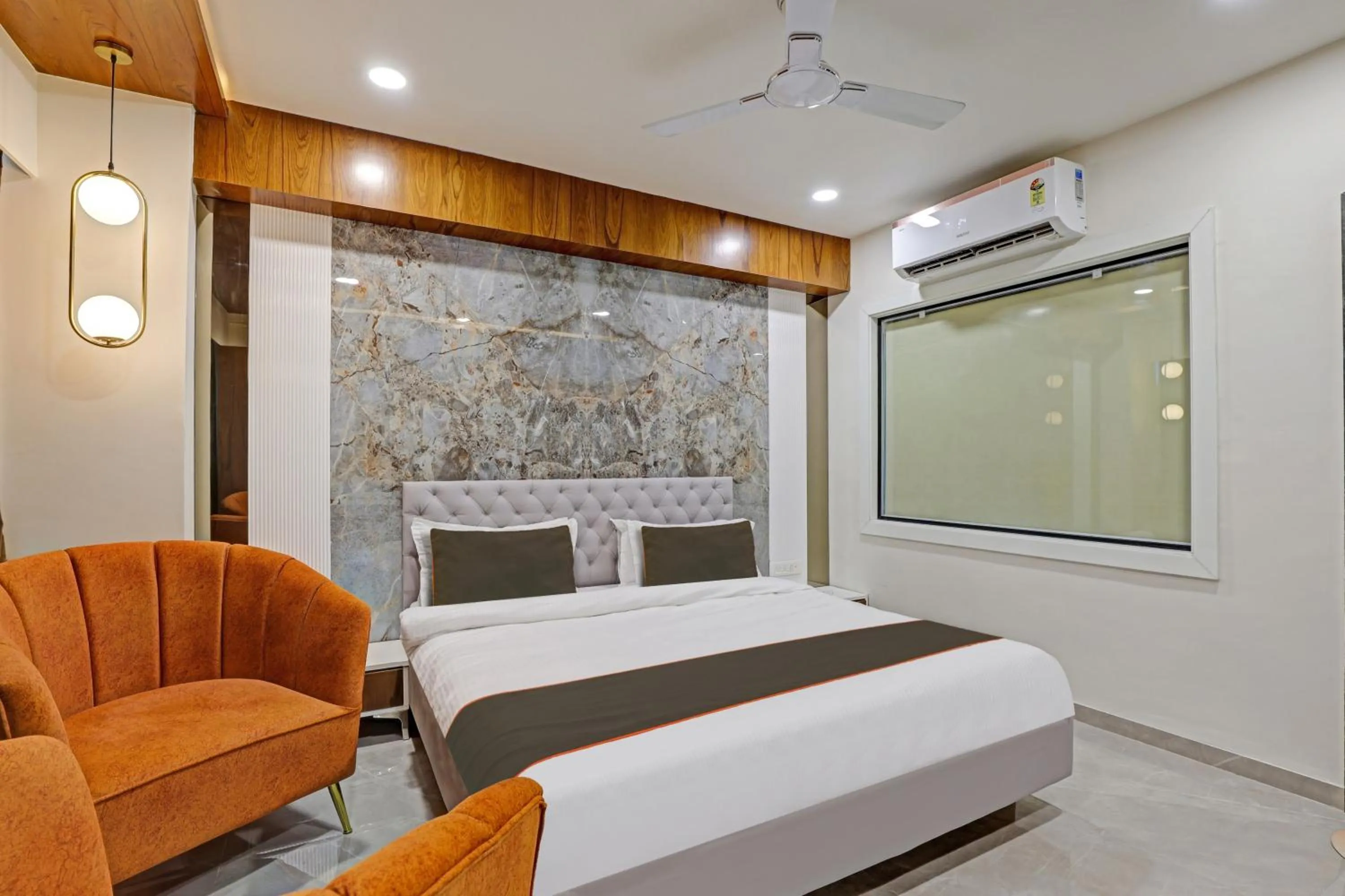 Bedroom in Collection O Alpha One