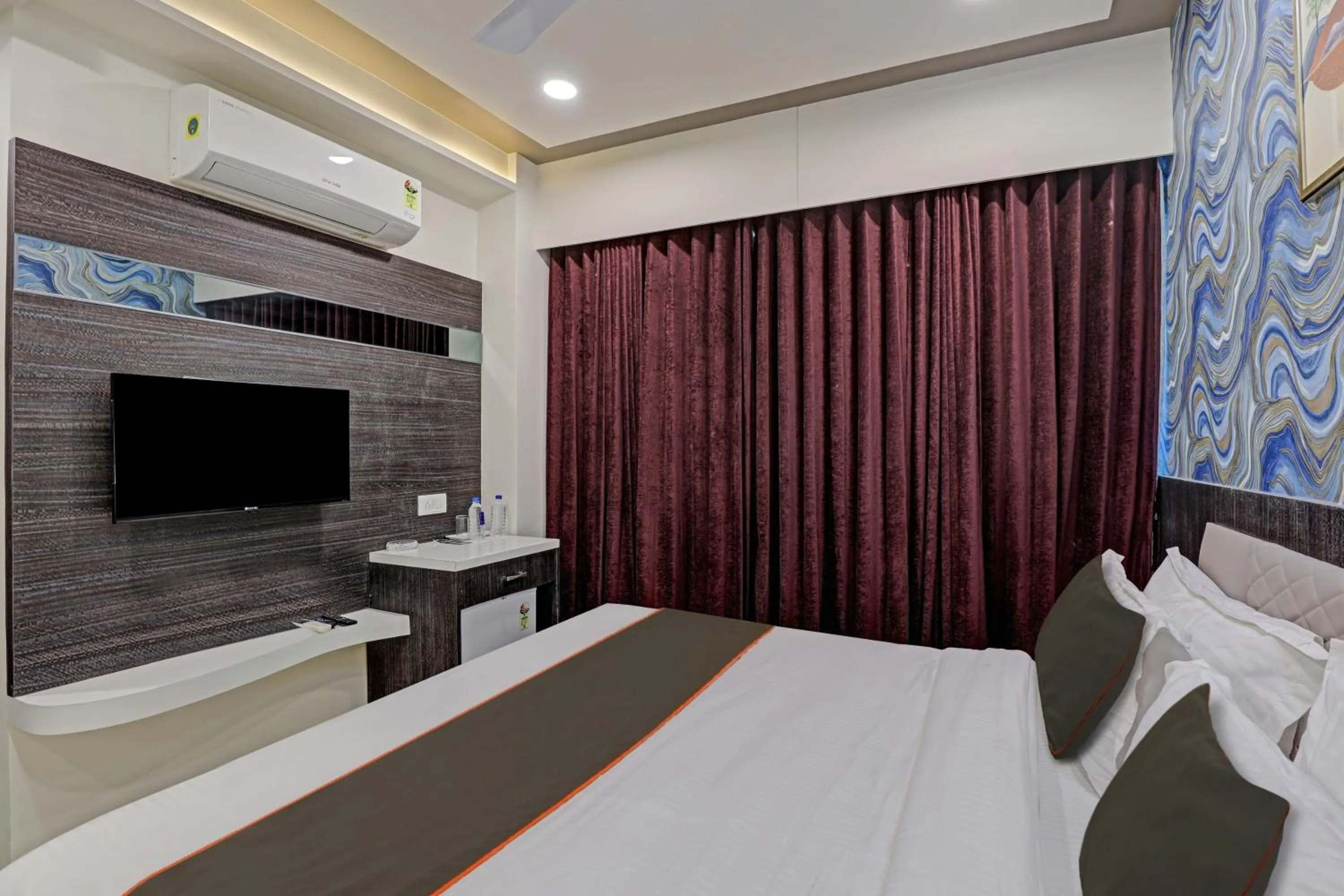 Bedroom in Collection O Alpha One