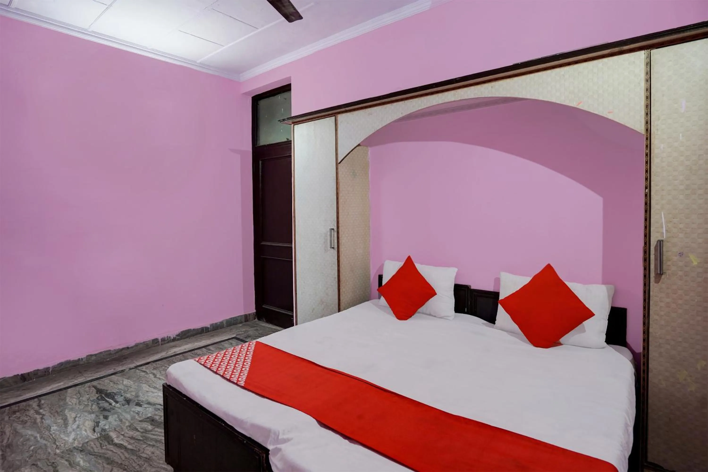 Bedroom in Super Hotel O Khanna's Hotel