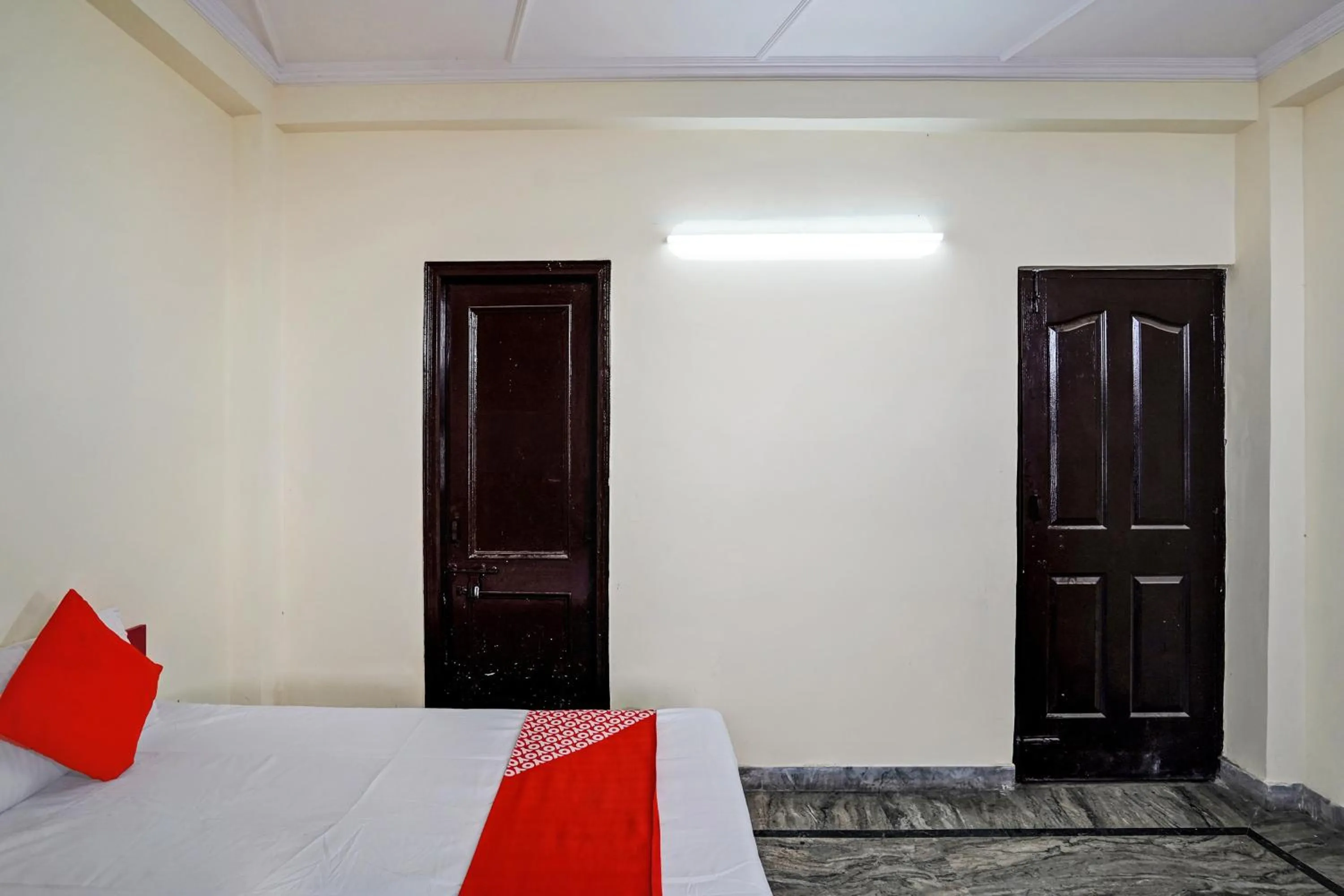 Bedroom, Bed in Super Hotel O Khanna Hotel near shakti khand III Indirapuram