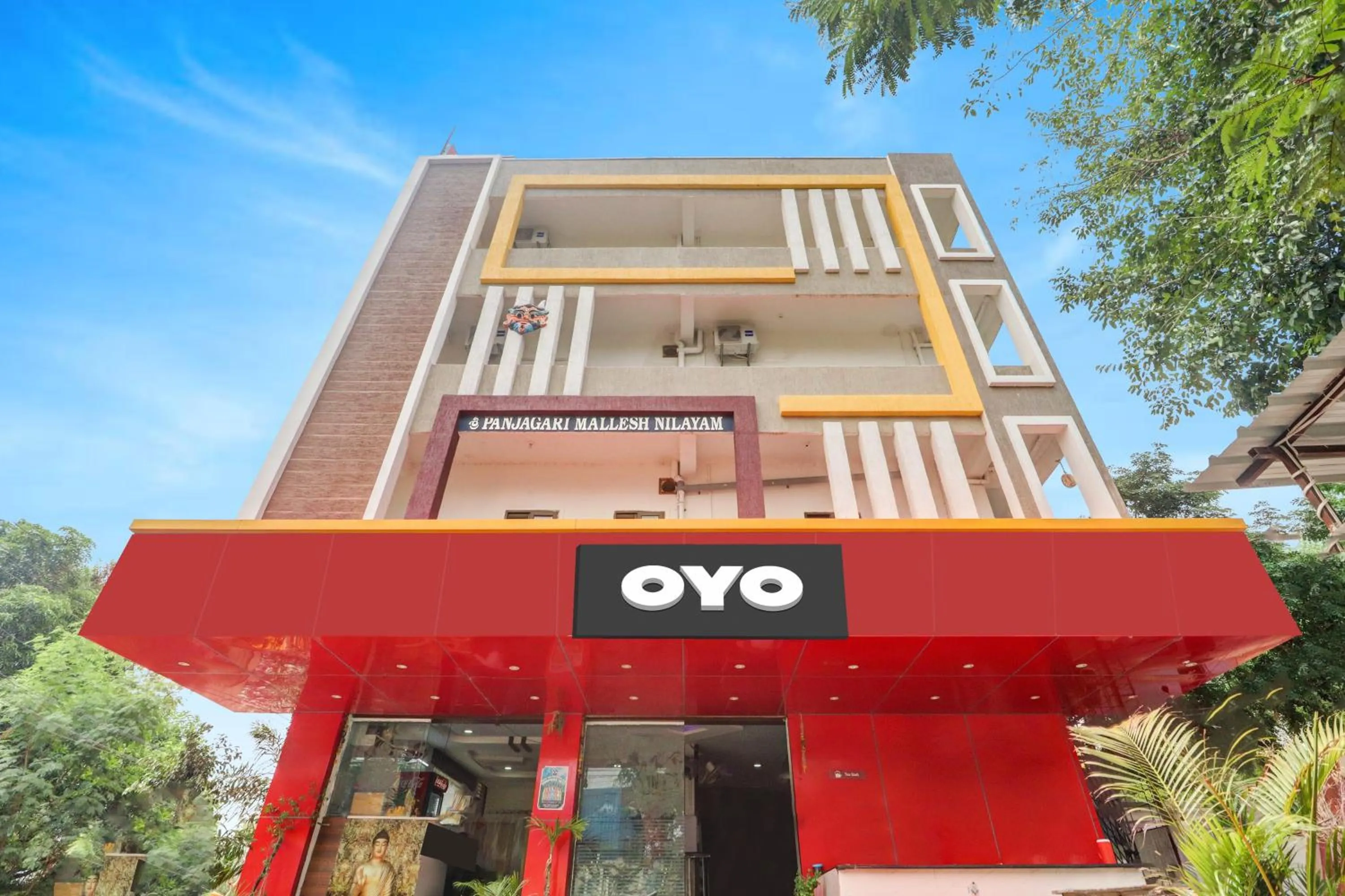 Facade/entrance in Hotel Sunshine