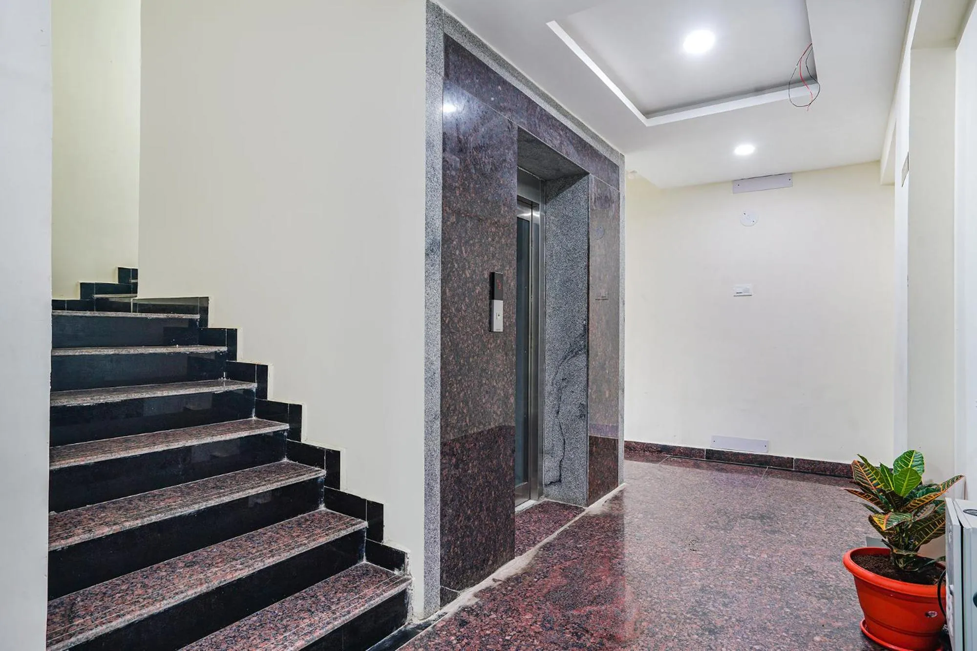 Lobby or reception in FabHotel Sri Karthikeya Grand - Nr Nexus Mall, Kukatpally