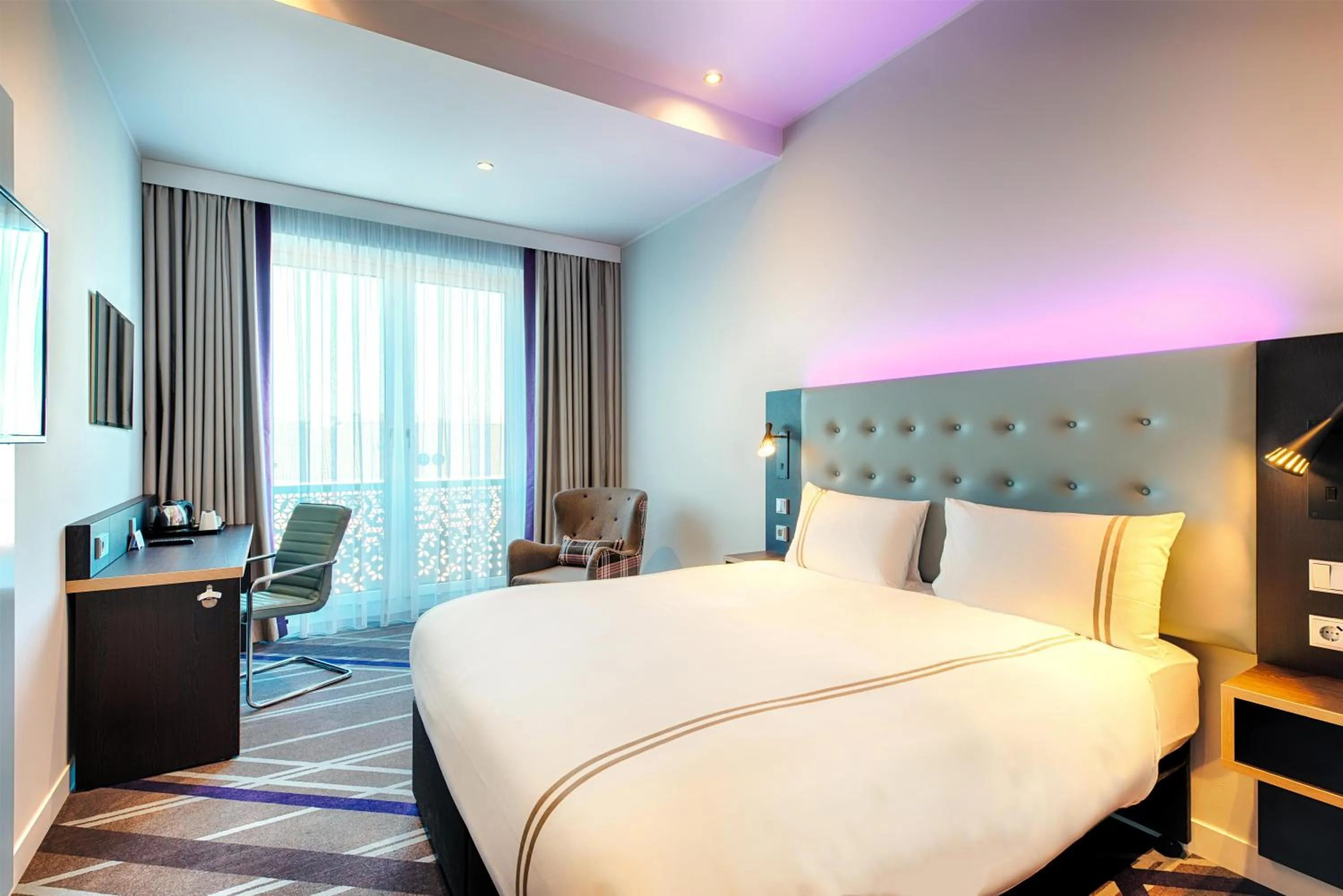 Bedroom, Bed in Premier Inn Lübeck City Stadtgraben