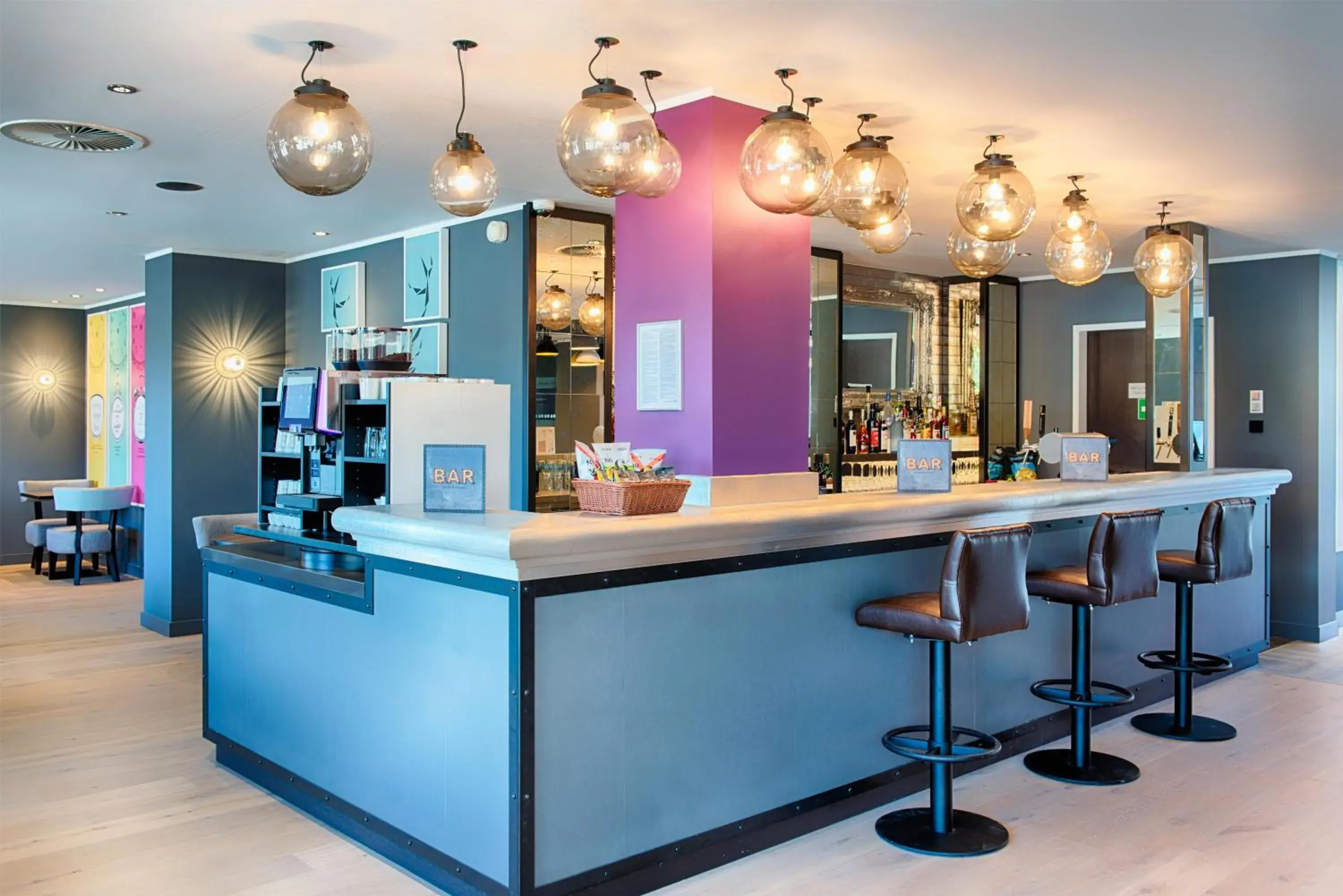 Lounge or bar in Premier Inn Lübeck City Stadtgraben Lounge or bar in Premier Inn Lübeck City Stadtgraben