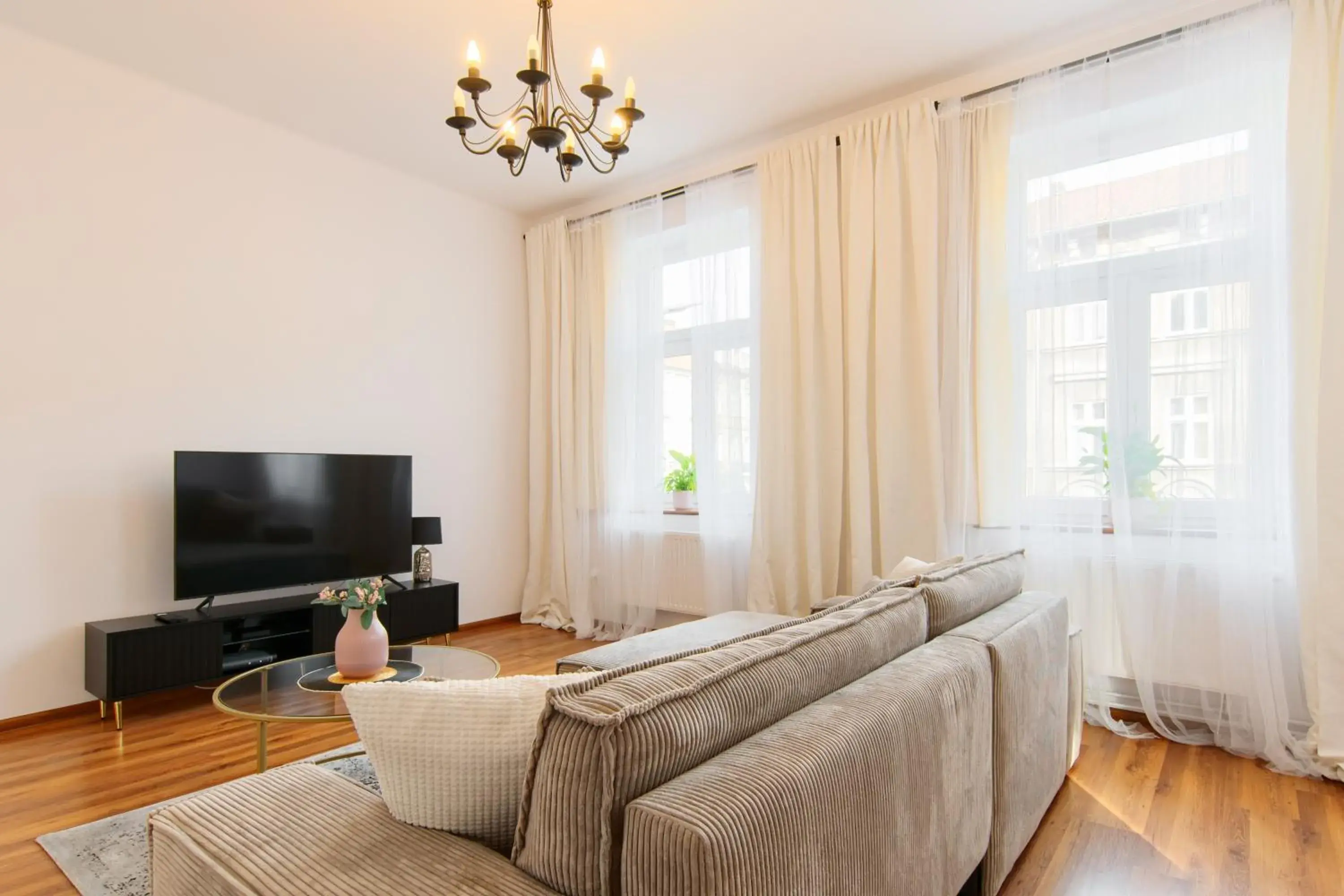 Two-Bedroom Apartment in Apartament Nowe Miasto - przy Deptaku Chrobrego Two-Bedroom Apartment in Apartament Nowe Miasto - przy Deptaku Chrobrego