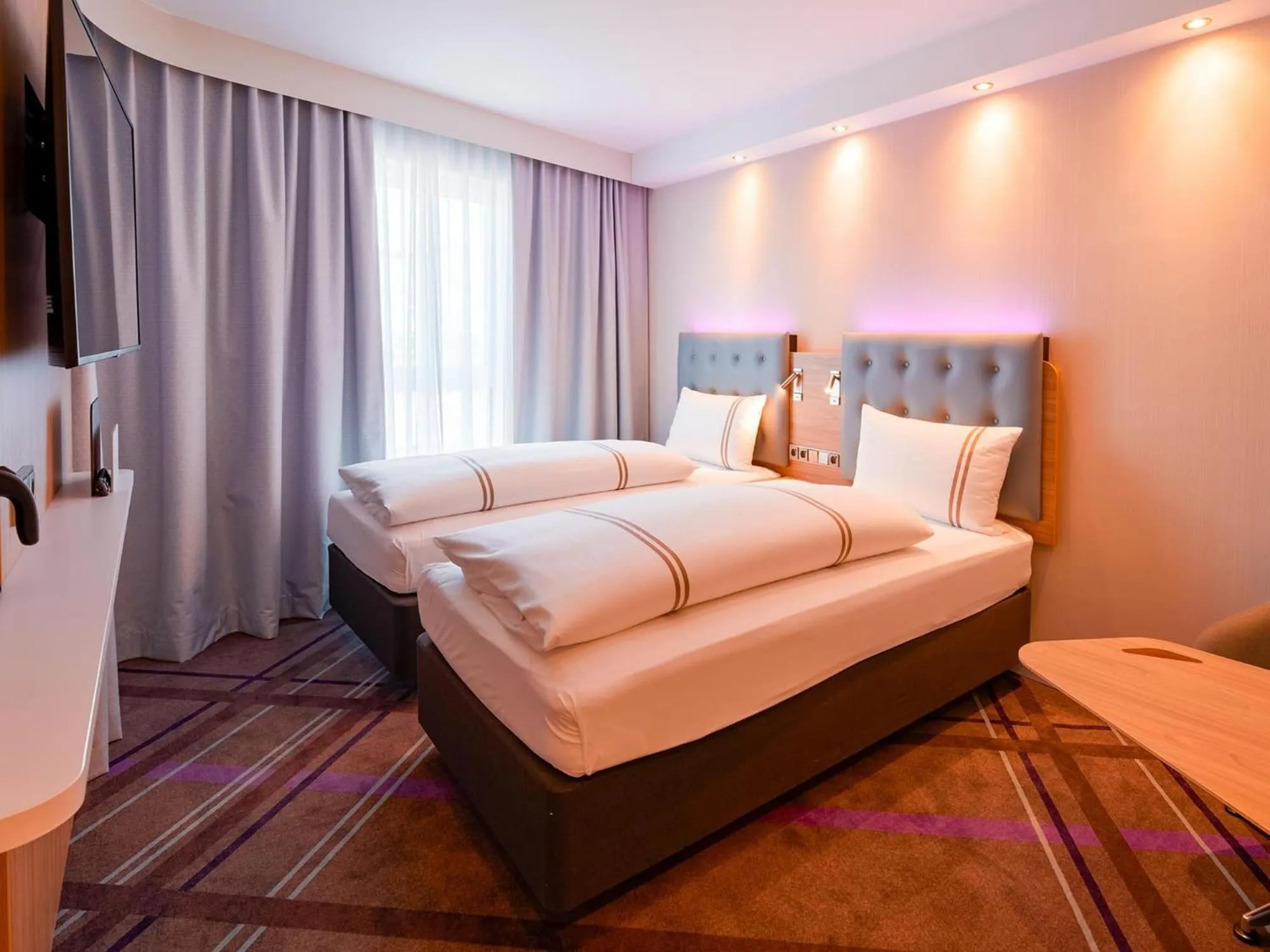 Bedroom, Bed in Premier Inn Mannheim City Centre