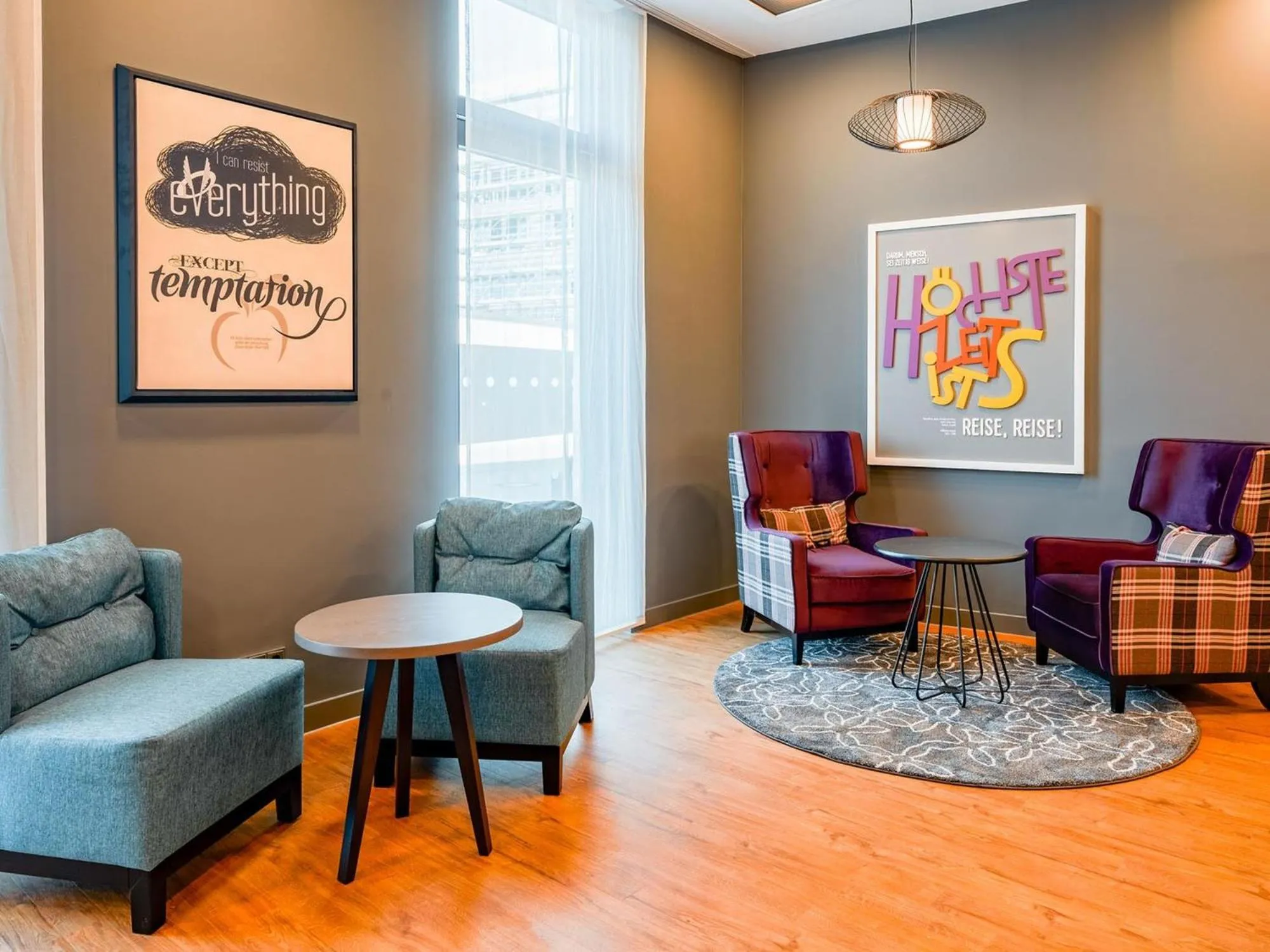 Lobby or reception in Premier Inn Mannheim City Centre