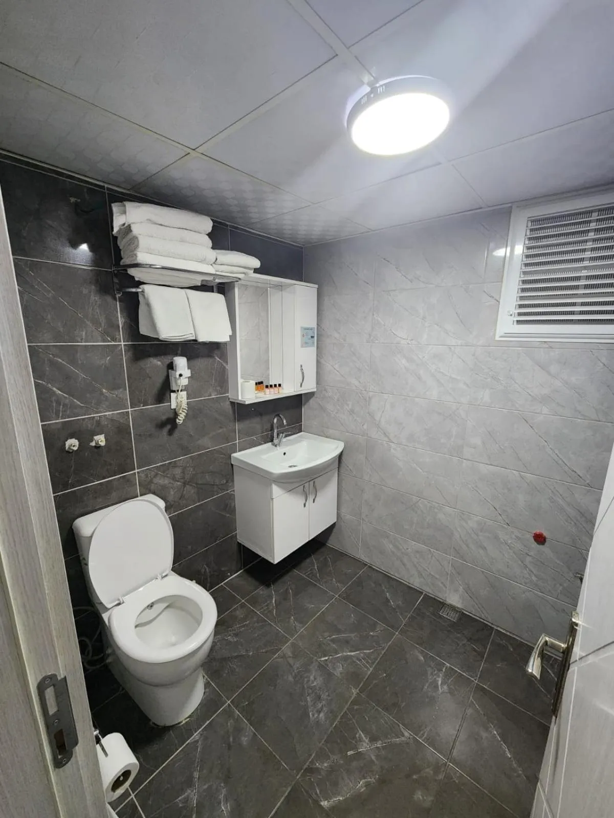 Toilet in YAŞAM HOTEL