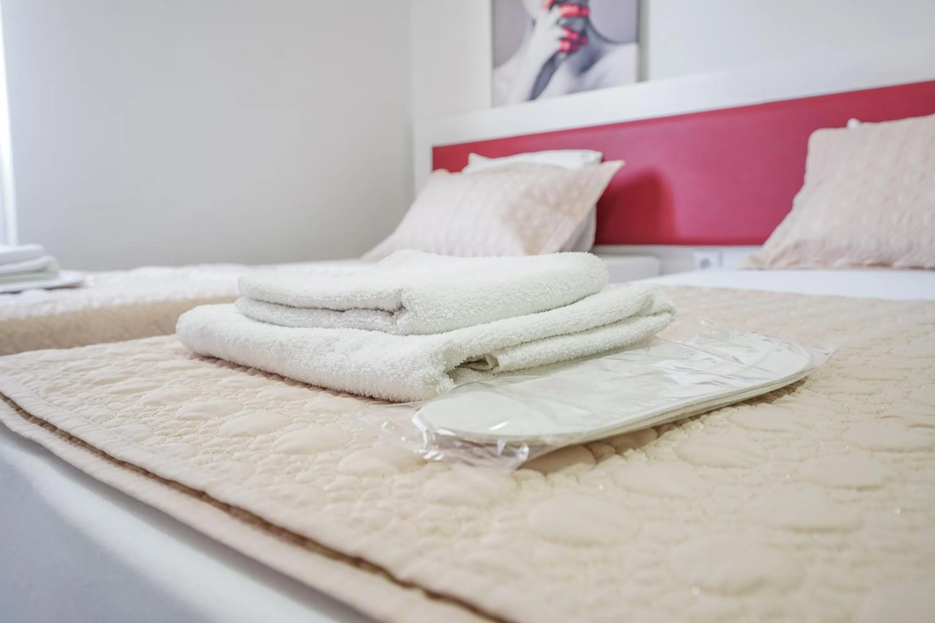 towels, Bed in YAŞAM HOTEL