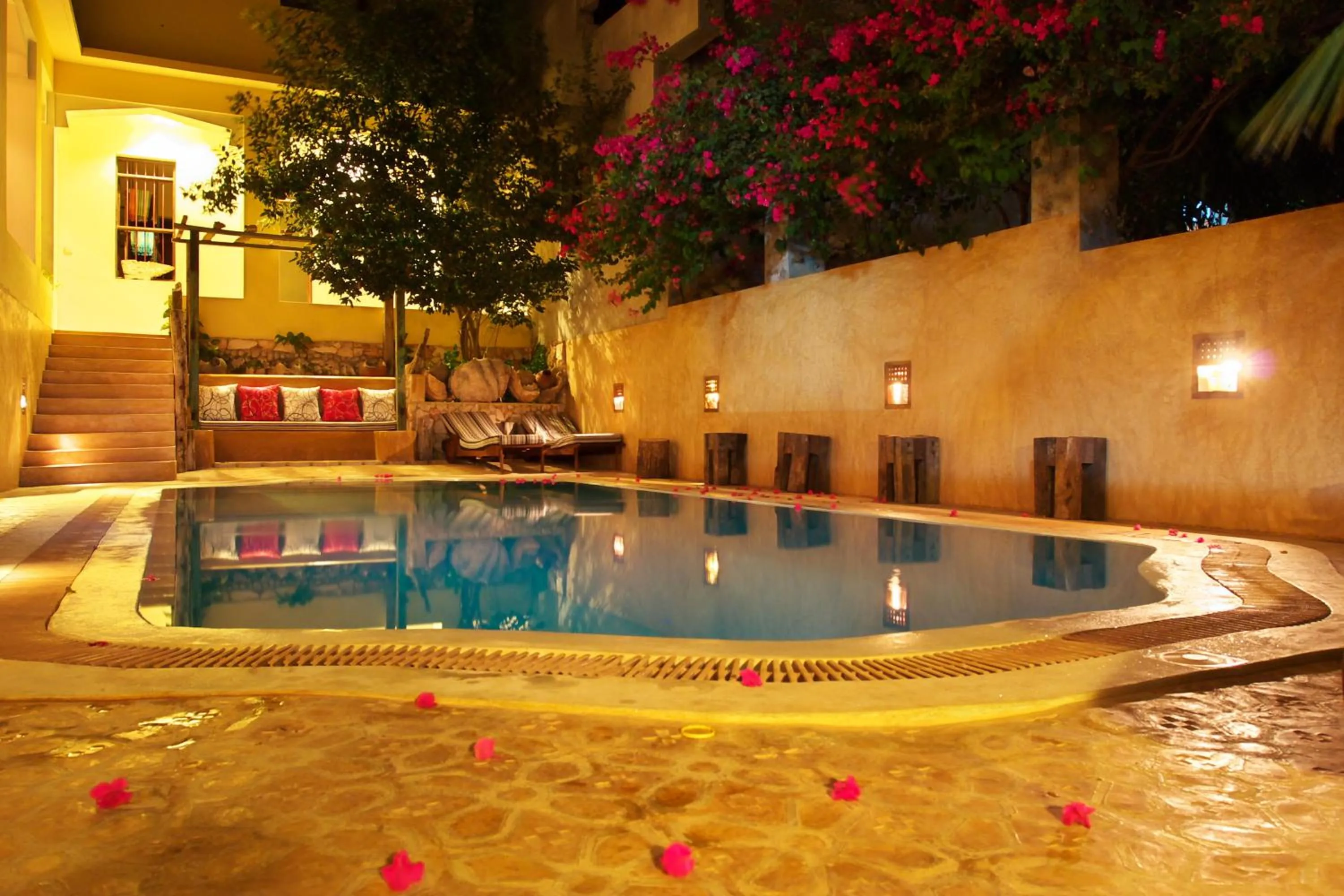Swimming pool in Msafini Hotel