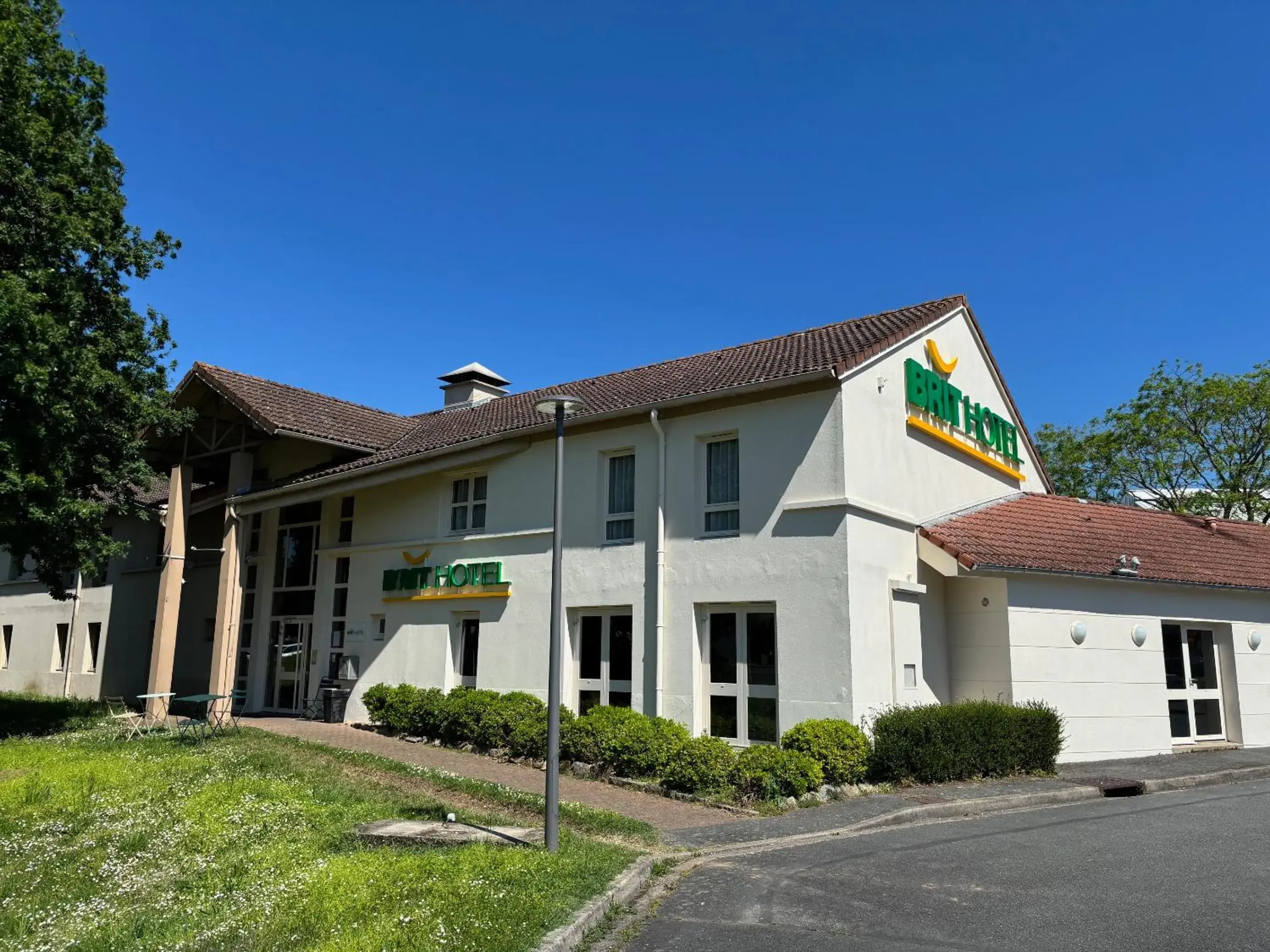 Property building in Brit Hotel Essentiel Cholet Property building in Brit Hotel Essentiel Cholet