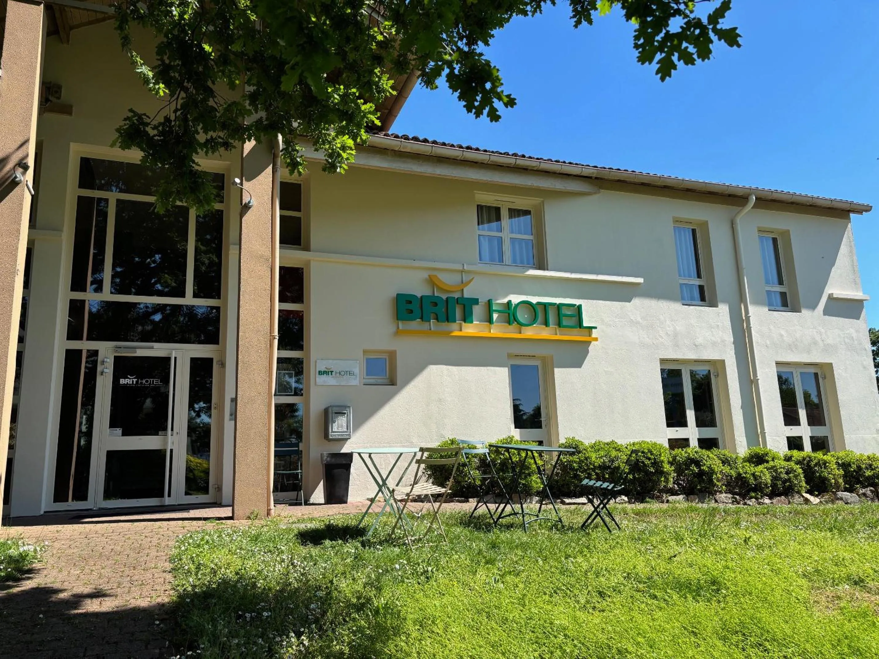 Property building in Brit Hotel Essentiel Cholet