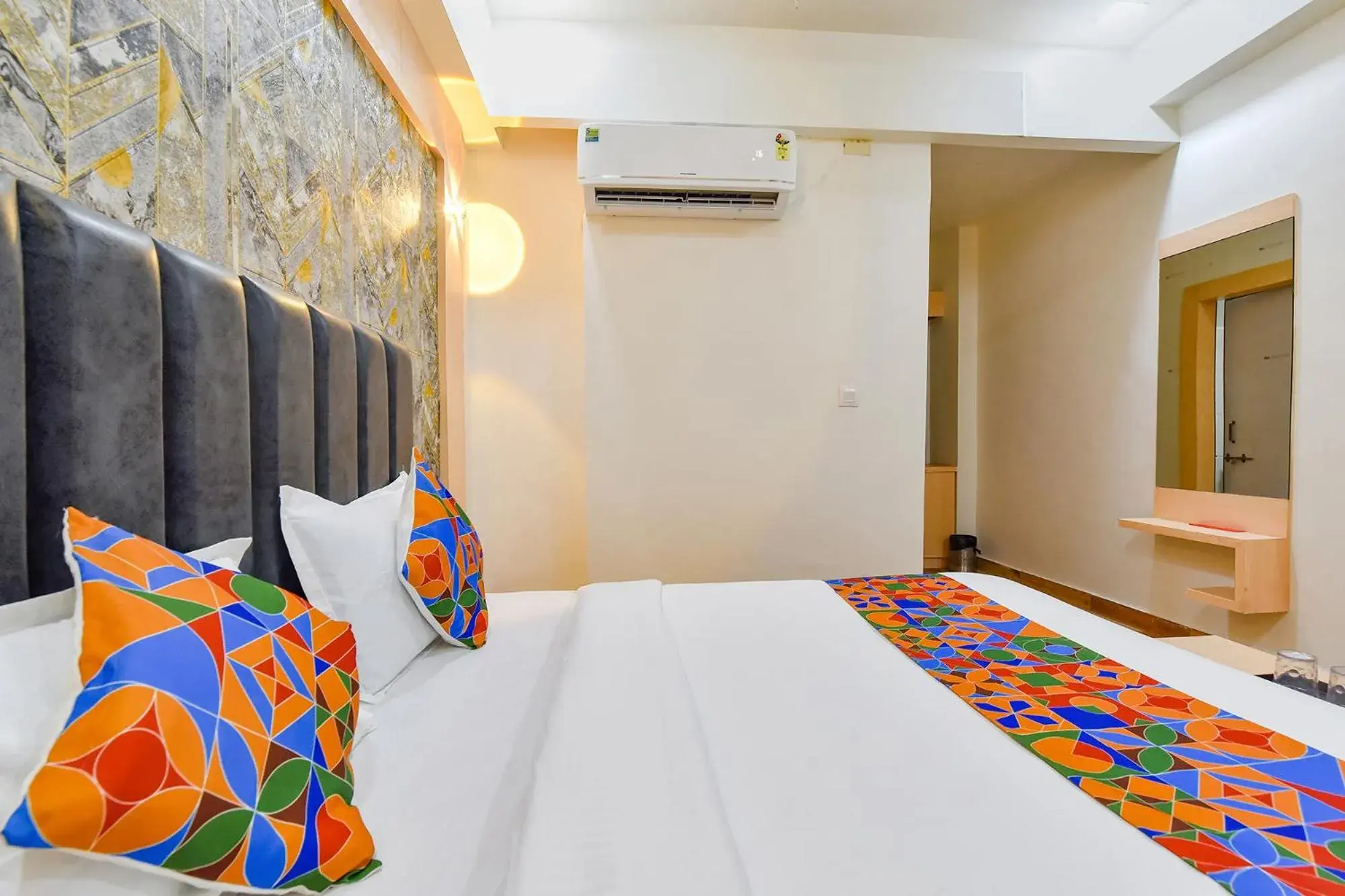 Bed in FabHotel Symphony Grand Bed in FabHotel Symphony Grand