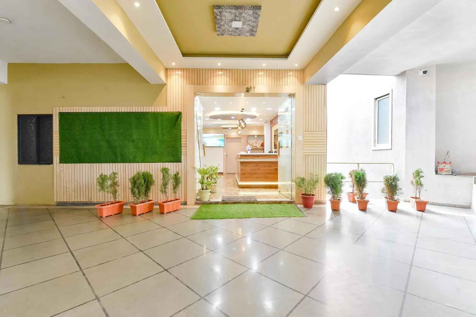 Facade/entrance in FabHotel Symphony Grand Facade/entrance in FabHotel Symphony Grand