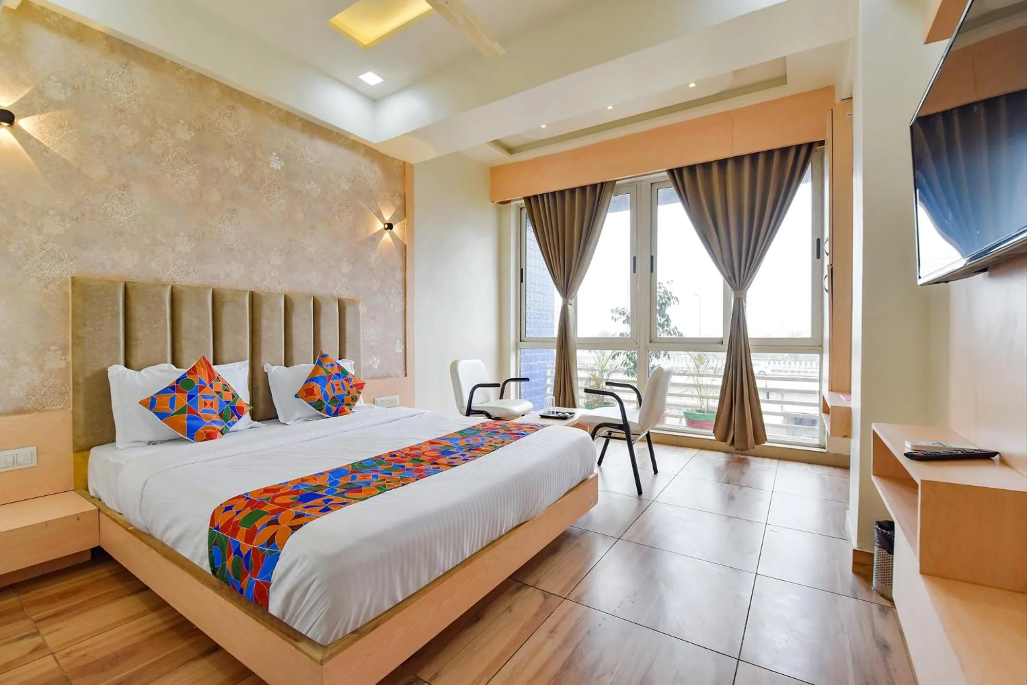 Bed in FabHotel Symphony Grand