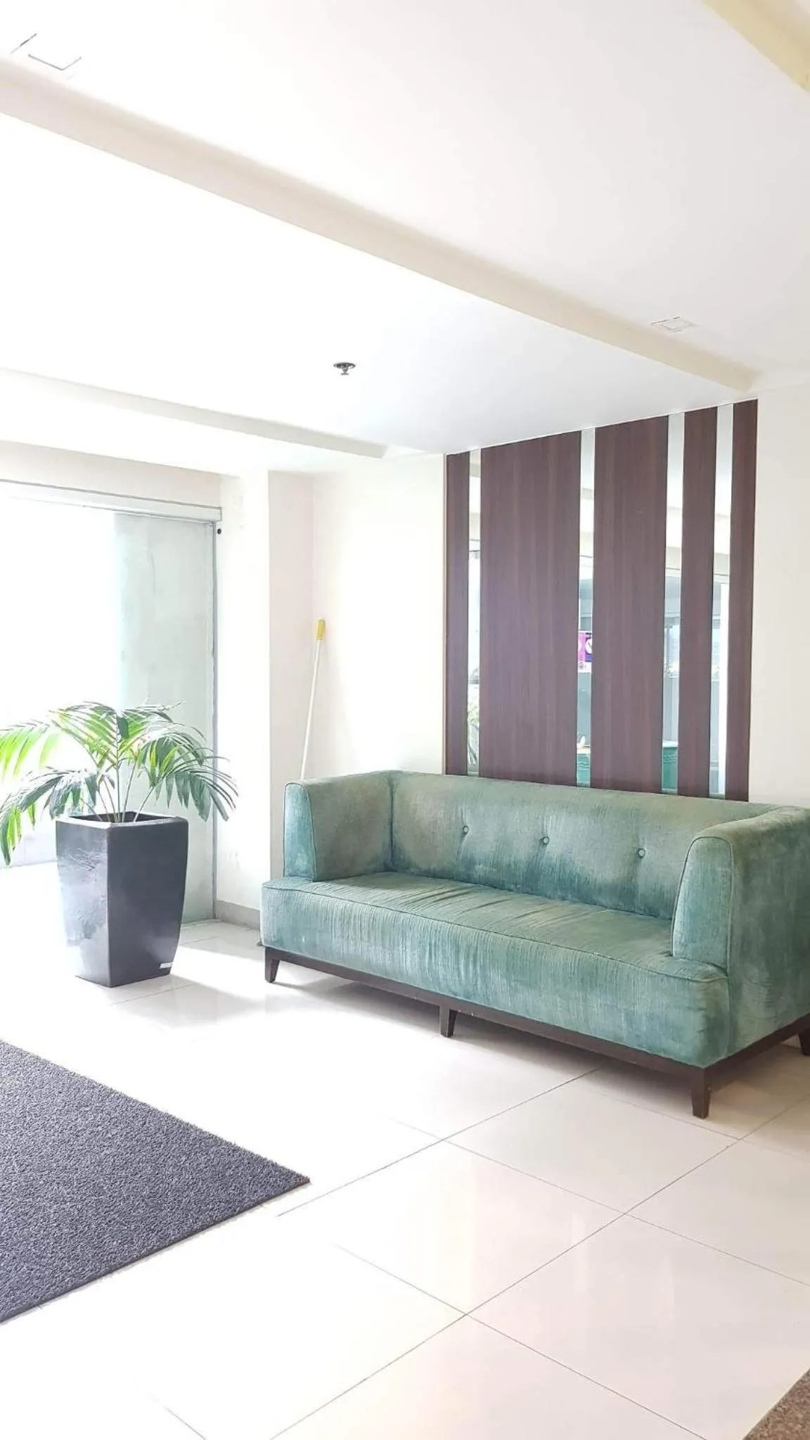 101 Newport blvd C2 4F by Rechelle Nunag
