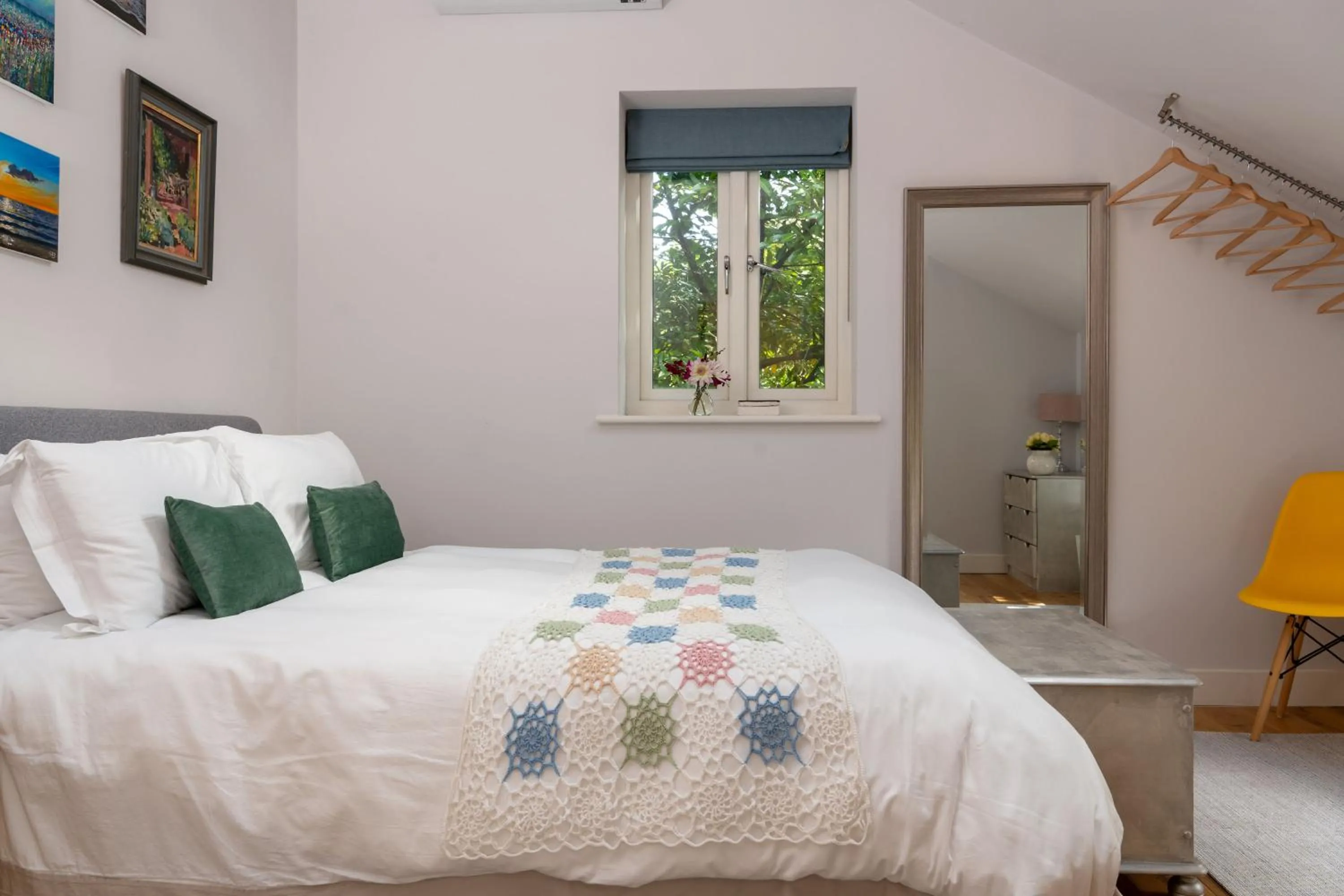 Little Willow Bank - 1 bed luxury apartment between Salisbury and The New Forest