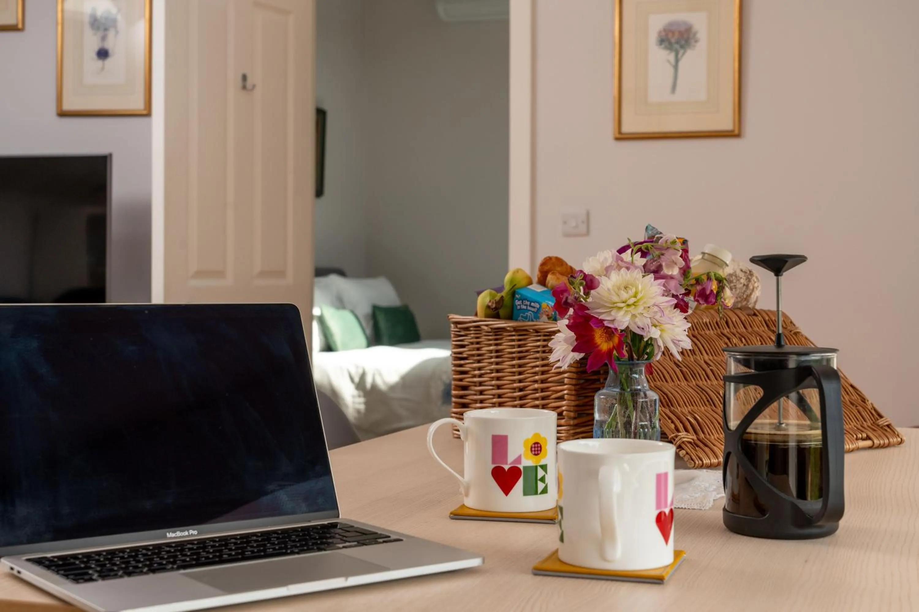 Little Willow Bank - 1 bed luxury apartment between Salisbury and The New Forest