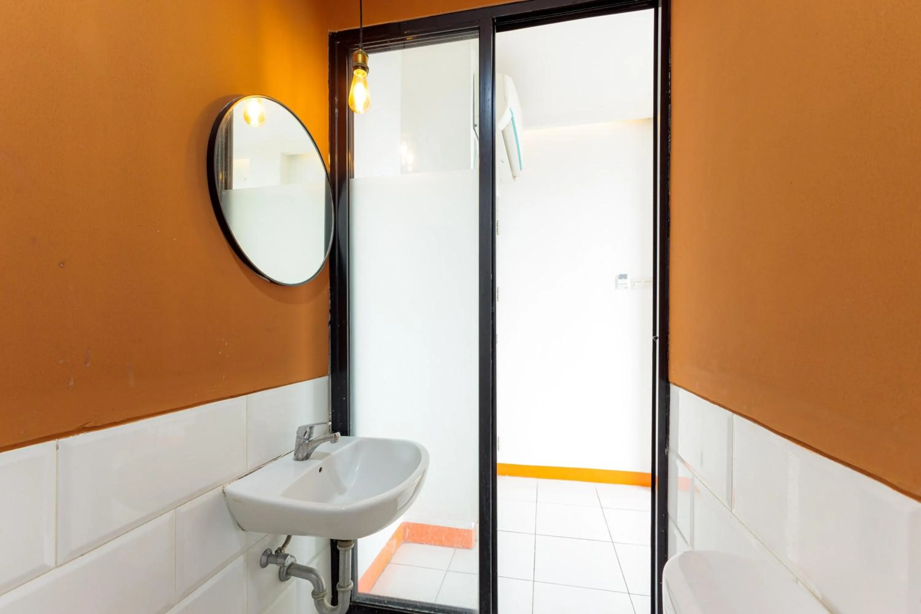 Bathroom in RedDoorz near Mangga Dua Mall