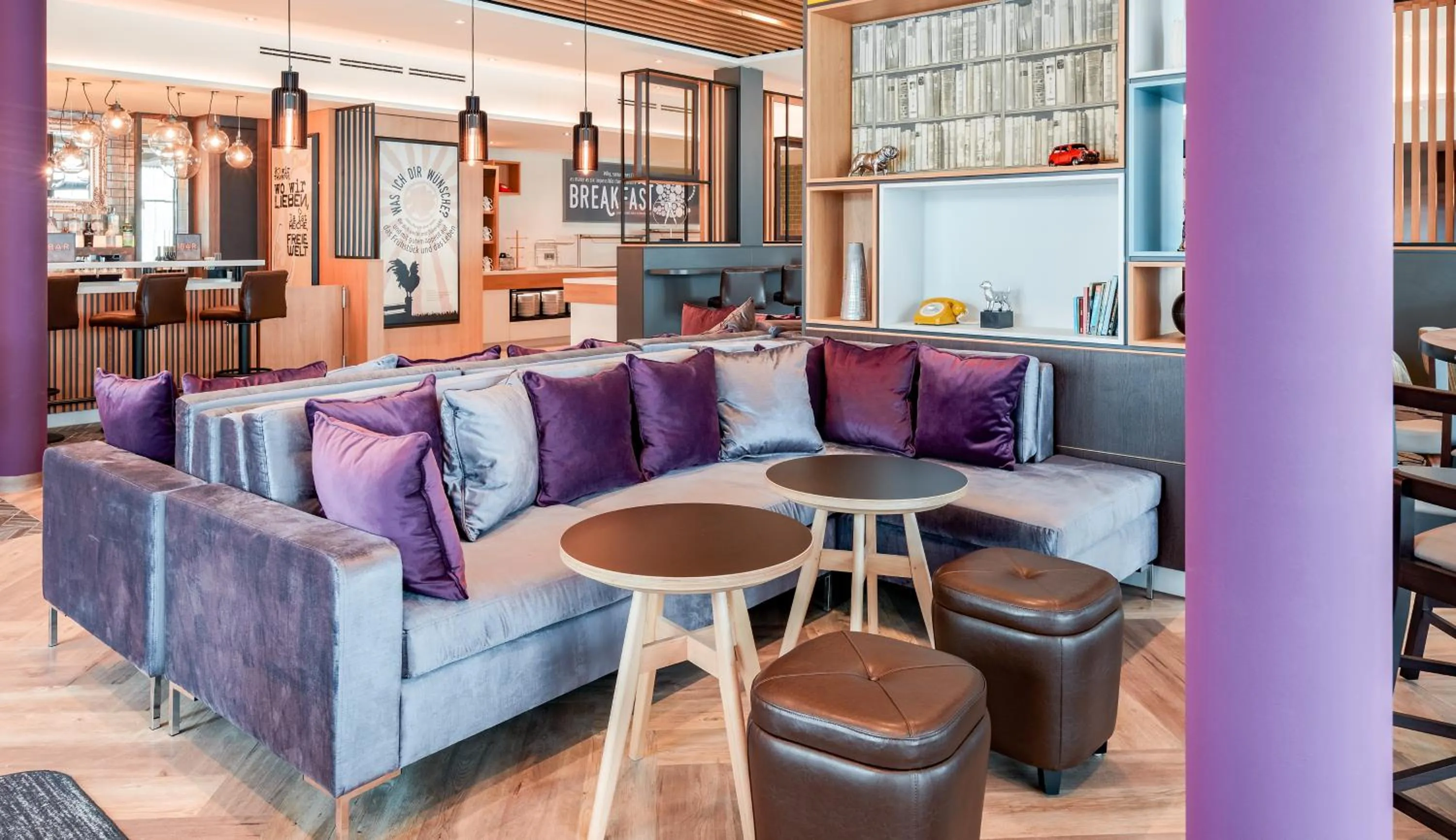 Lobby or reception in Premier Inn München Airport Süd