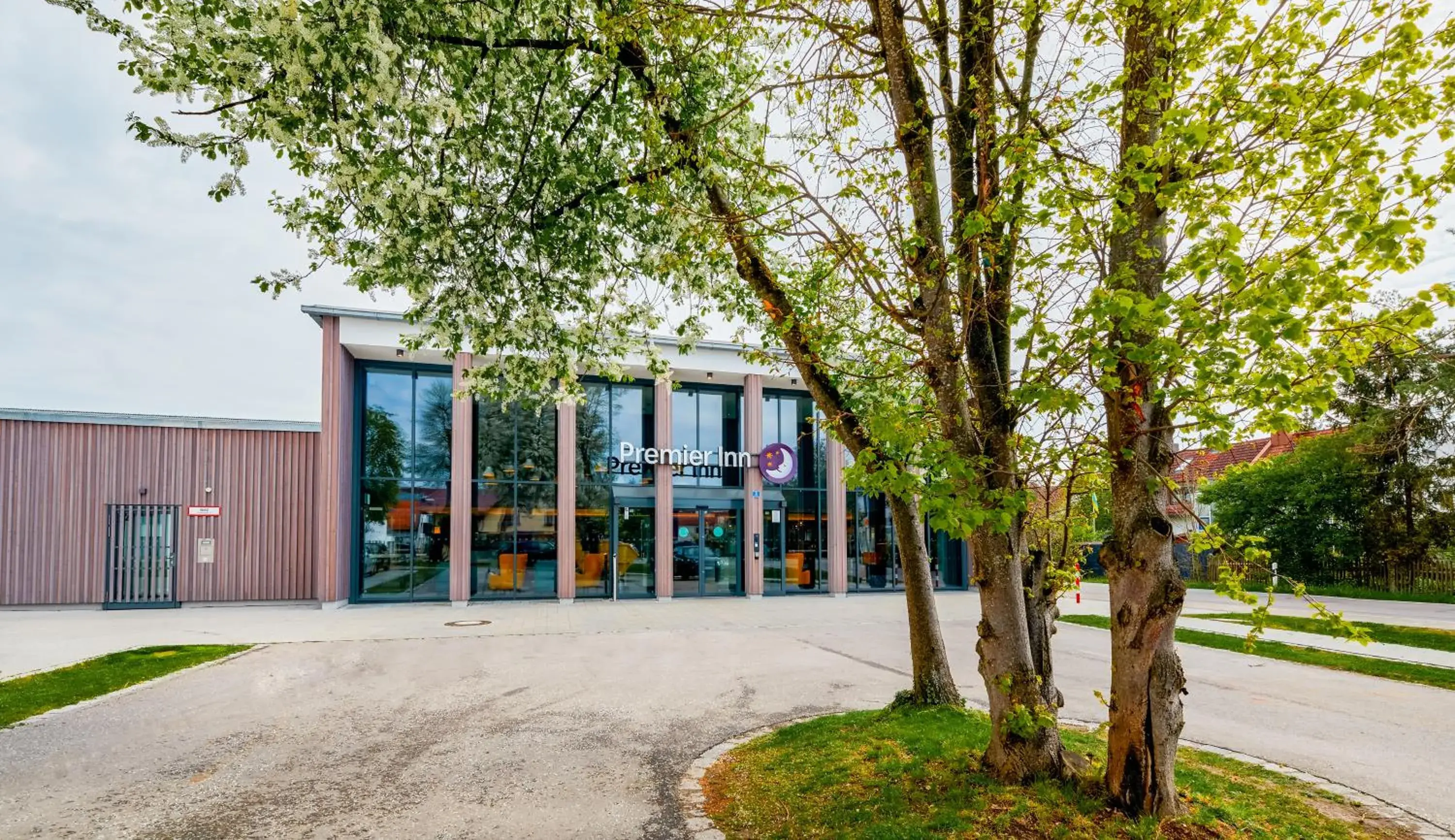 Property building in Premier Inn München Airport Süd Property building in Premier Inn München Airport Süd