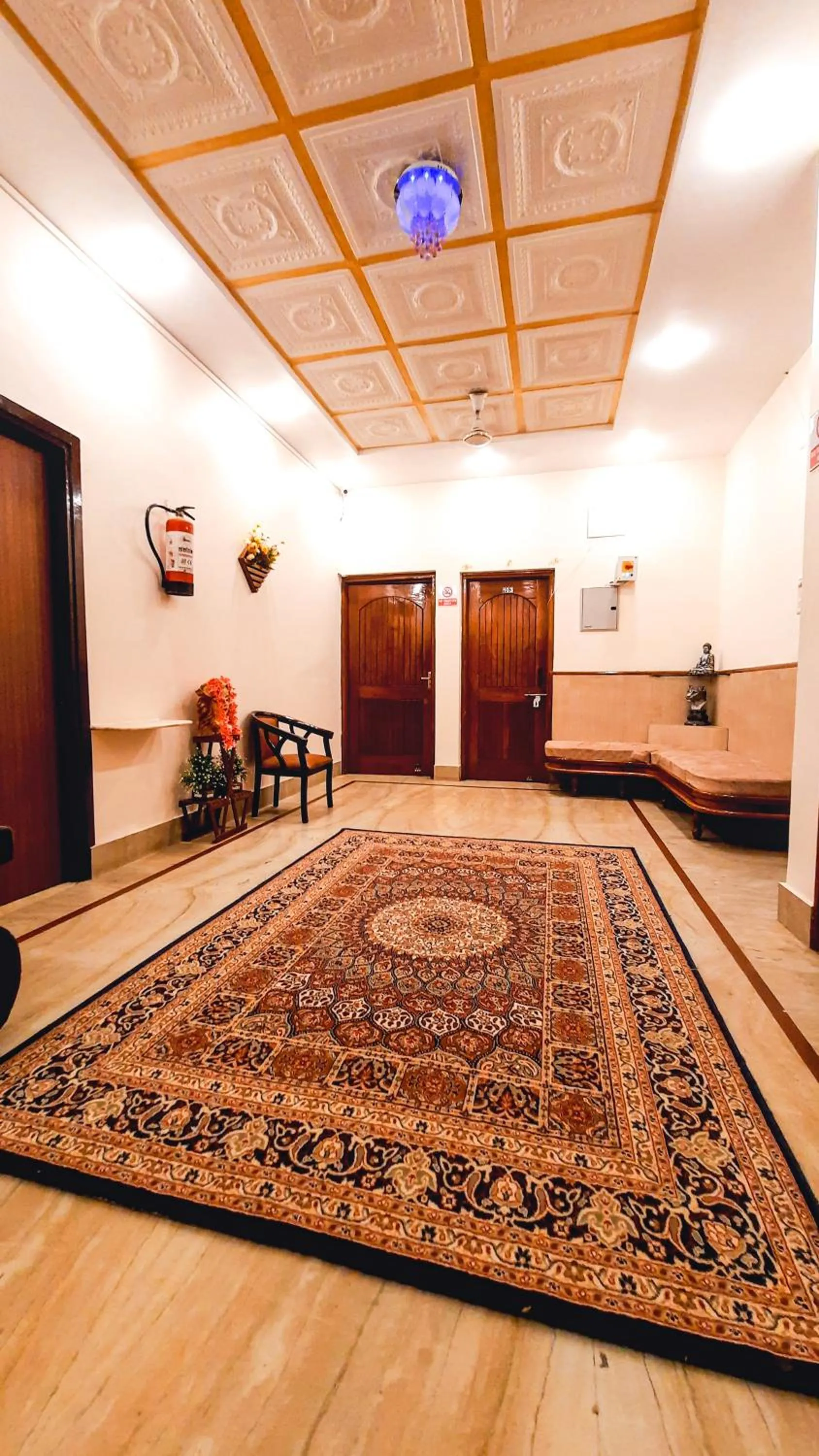 Restaurant/places to eat in Hotel Rajyashree Palace