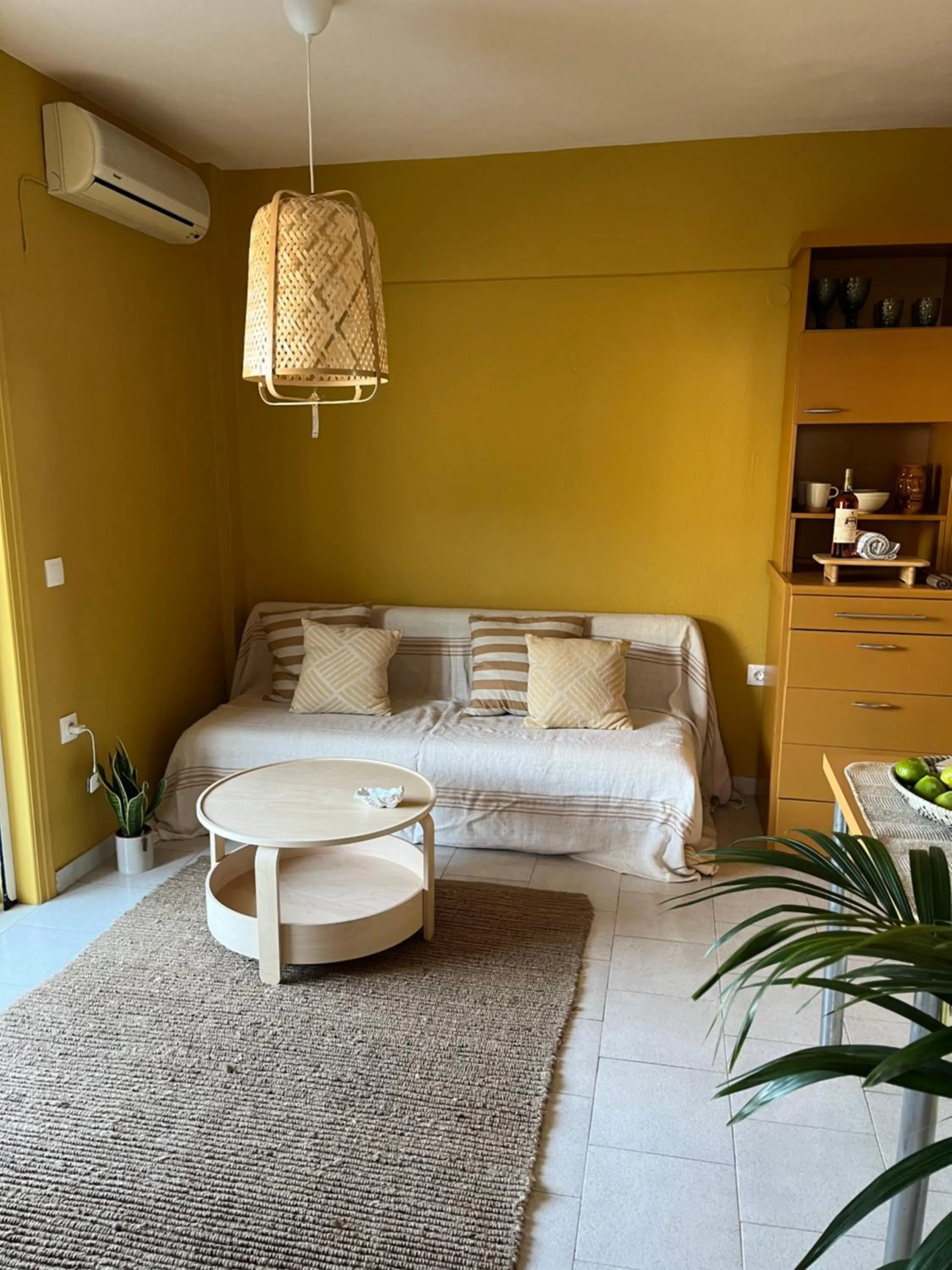 One-Bedroom Apartment in Costal apartment