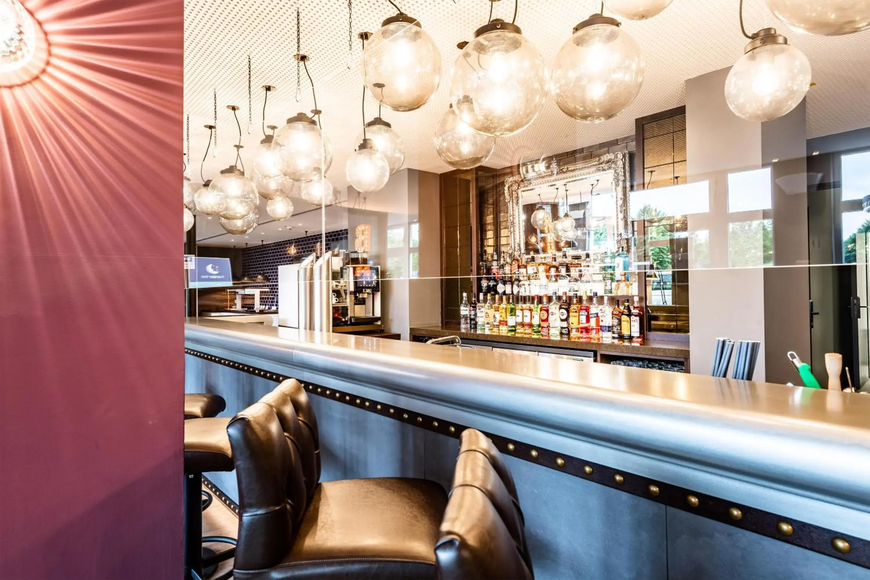 Lounge or bar in Premier Inn München Airport Ost Lounge or bar in Premier Inn München Airport Ost