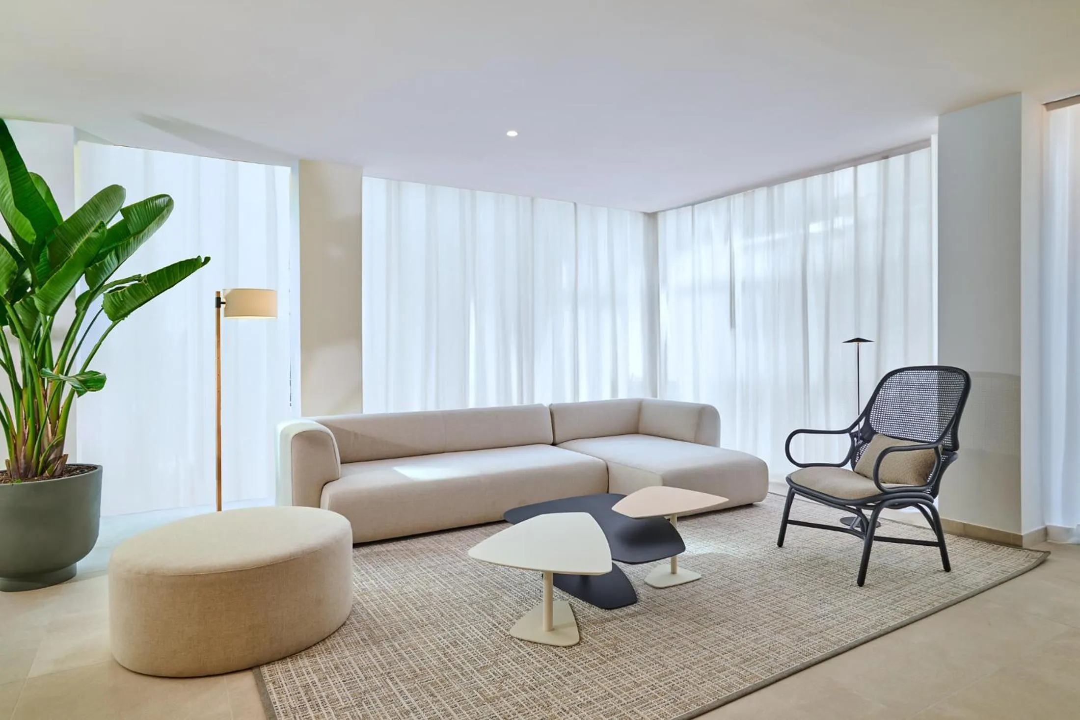 Lobby or reception in Apartamentos Luna Suites Granada