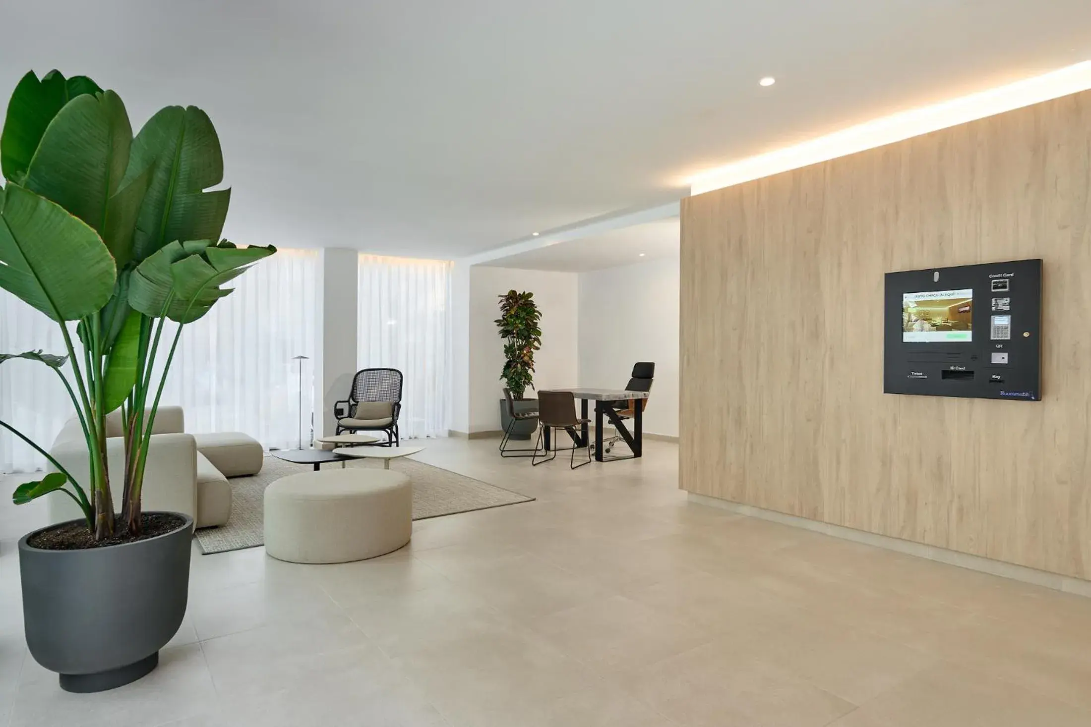 Lobby or reception in Apartamentos Luna Suites Granada Lobby or reception in Apartamentos Luna Suites Granada