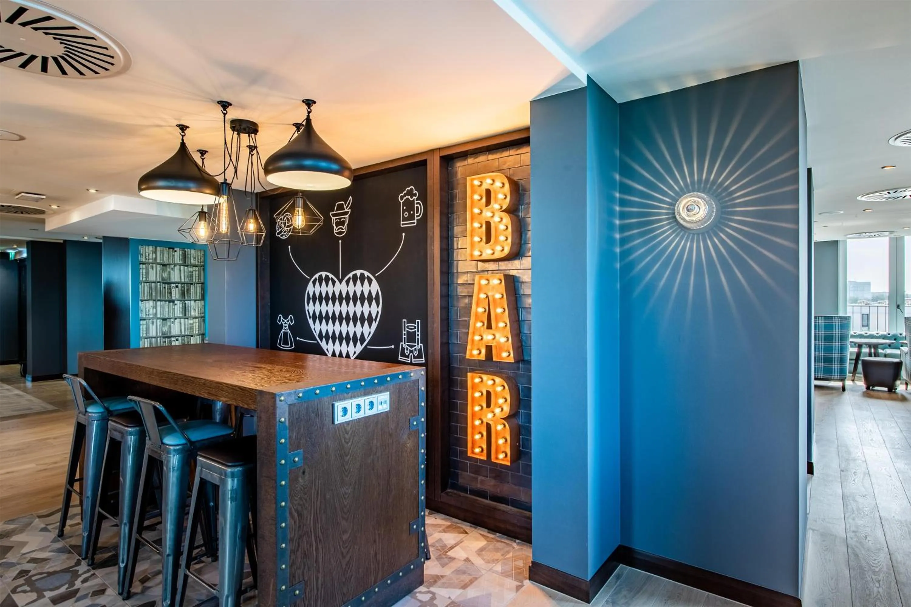 Lobby or reception in Premier Inn München City Schwabing