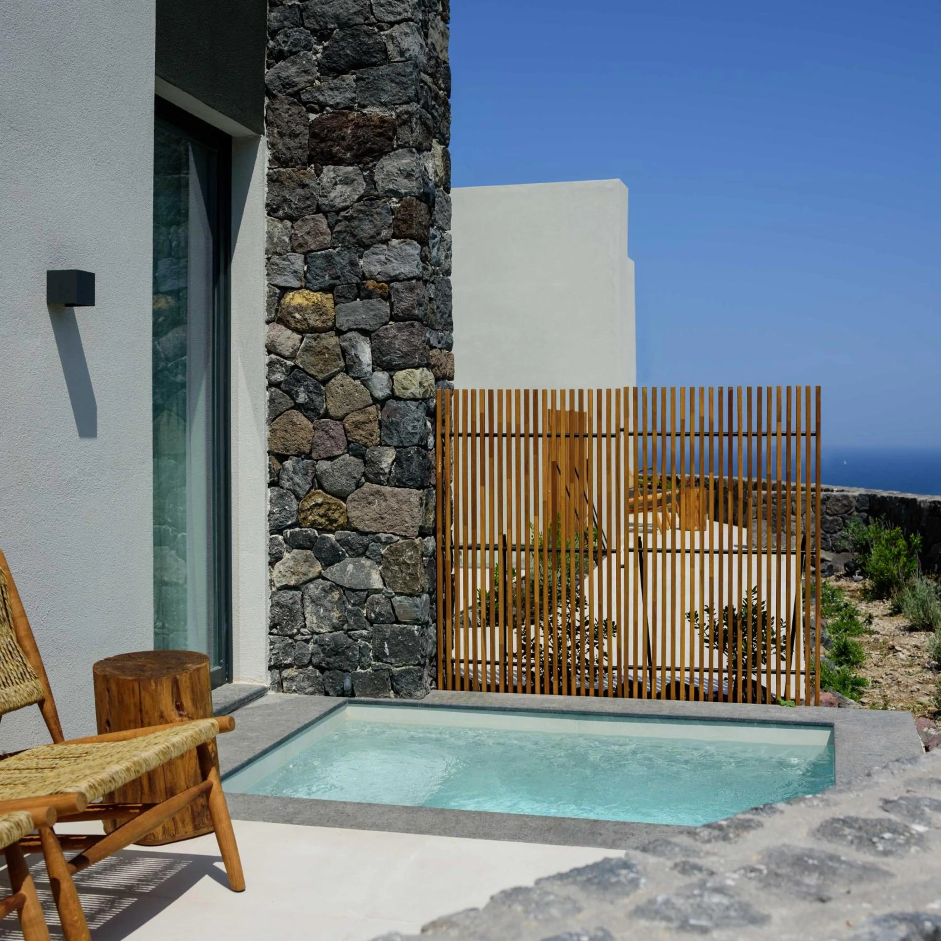 Hot Tub in Ryolithos Suites