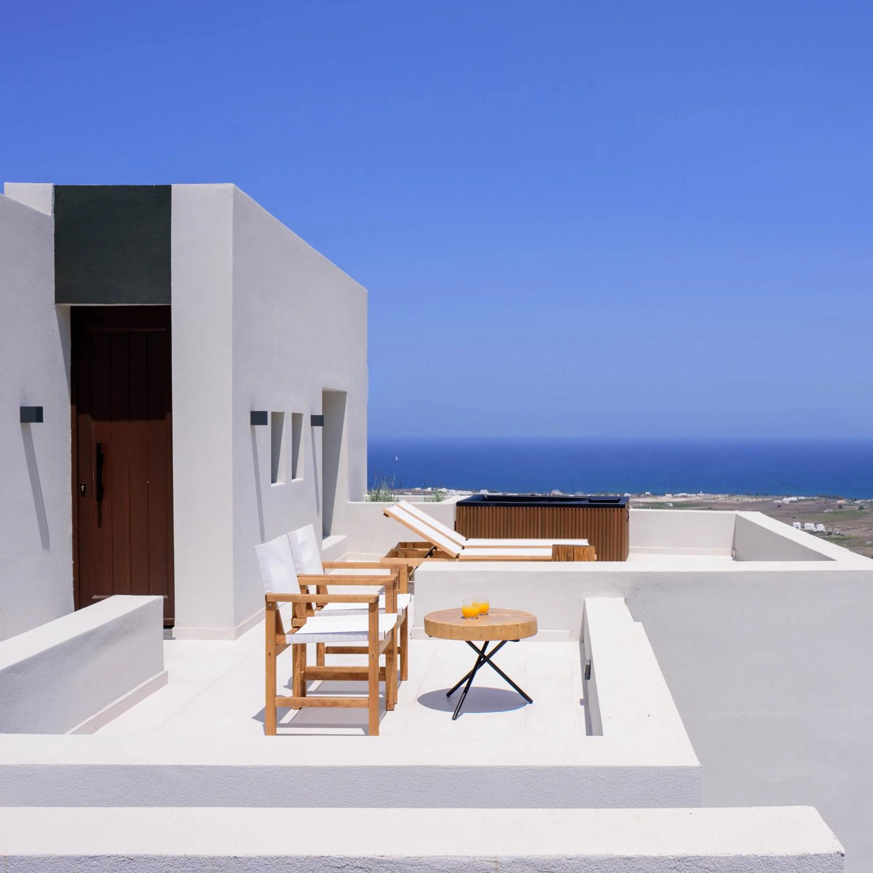 Hot Tub in Ryolithos Suites