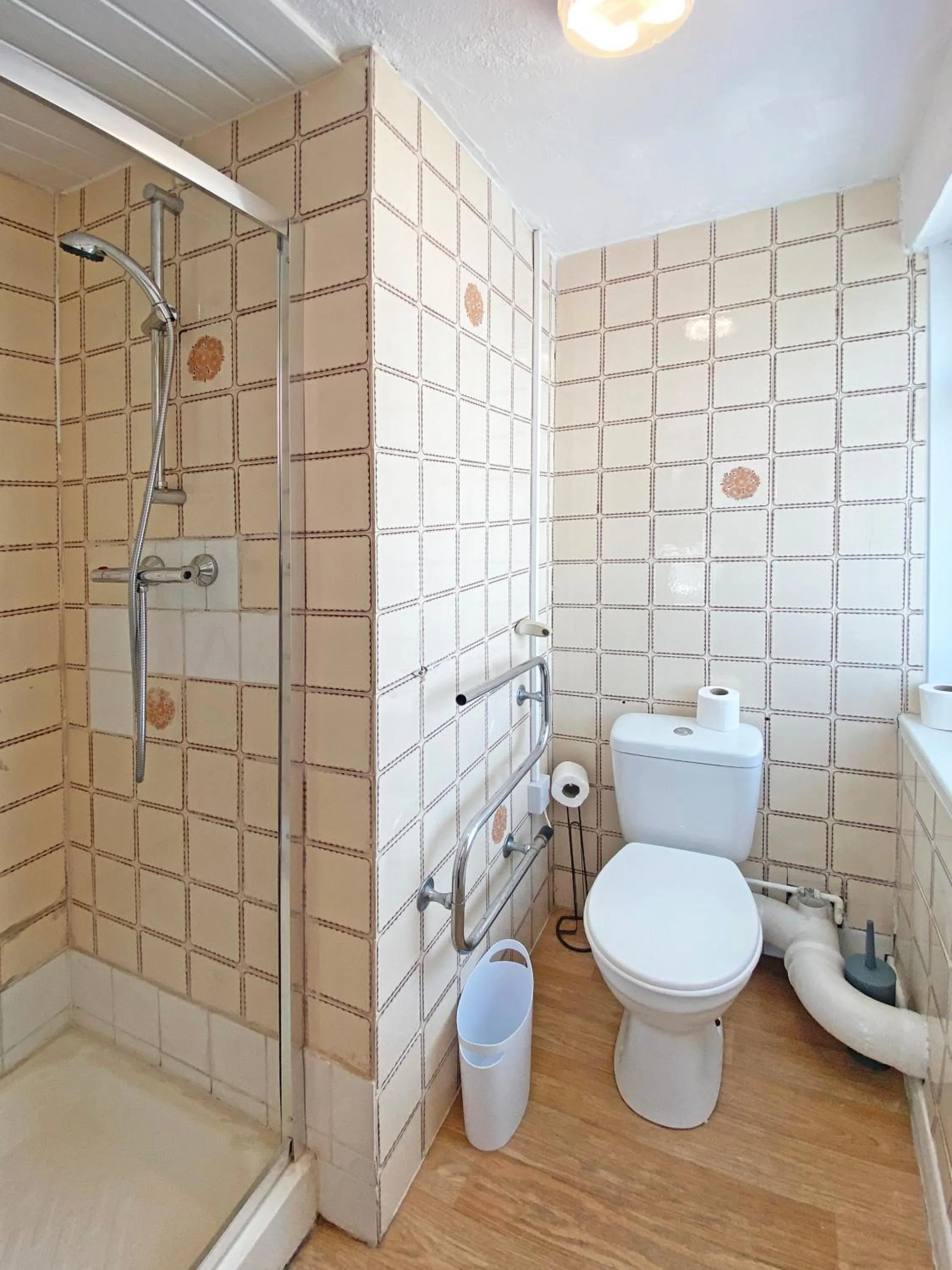 Bathroom in The J & S Hotel