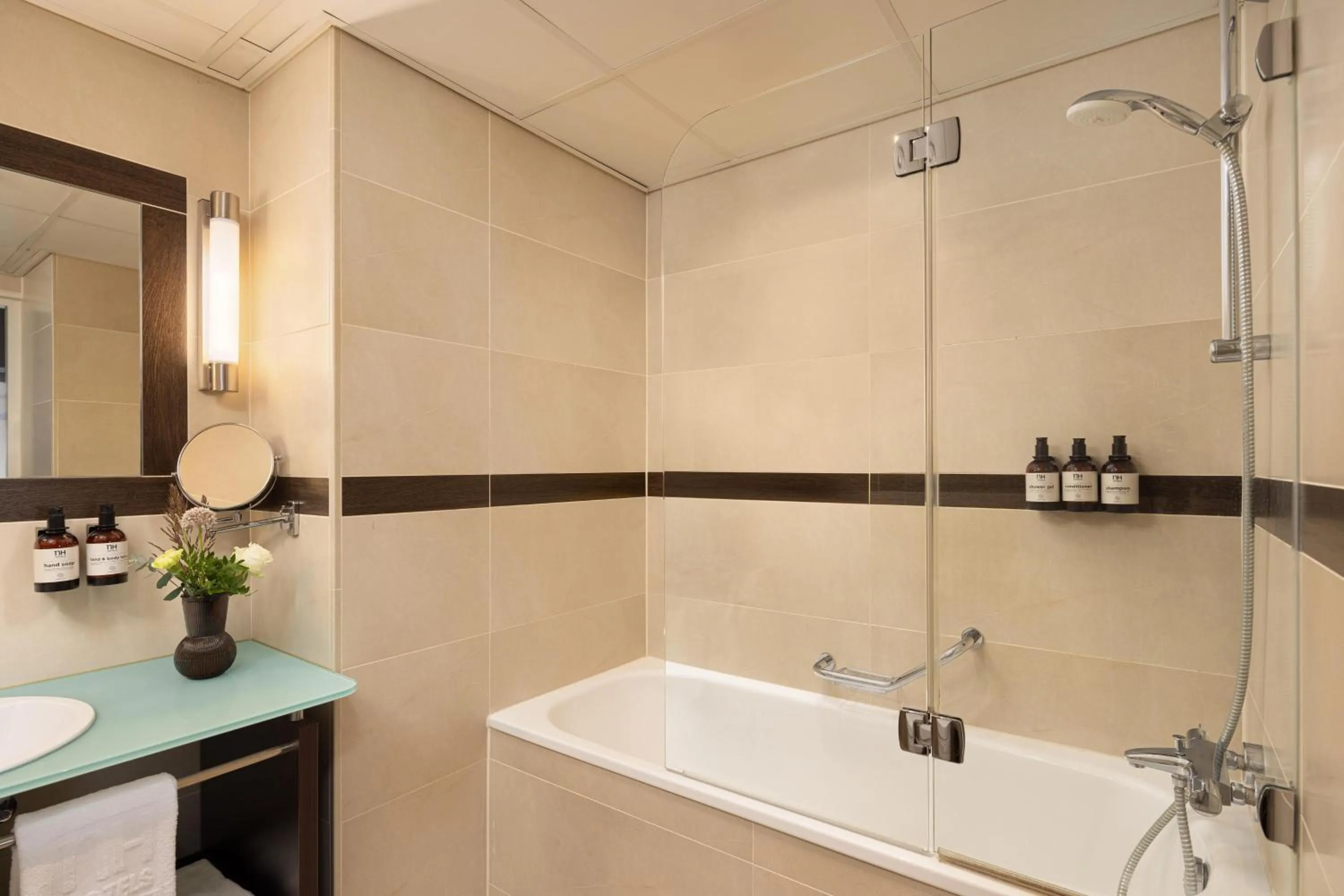 Bathroom in NH Atlanta Rotterdam Hotel