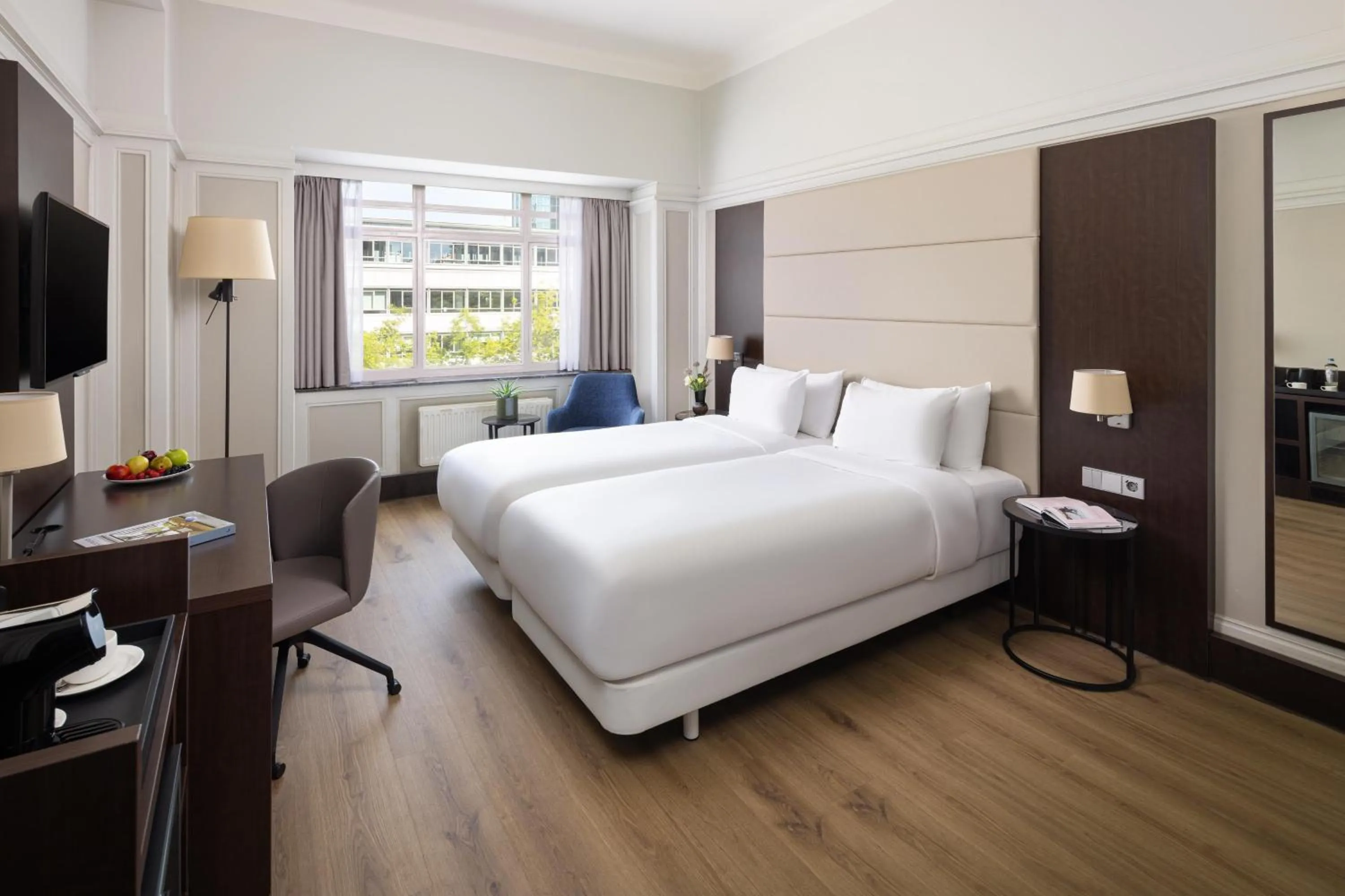 Bedroom, Bed in NH Atlanta Rotterdam Hotel