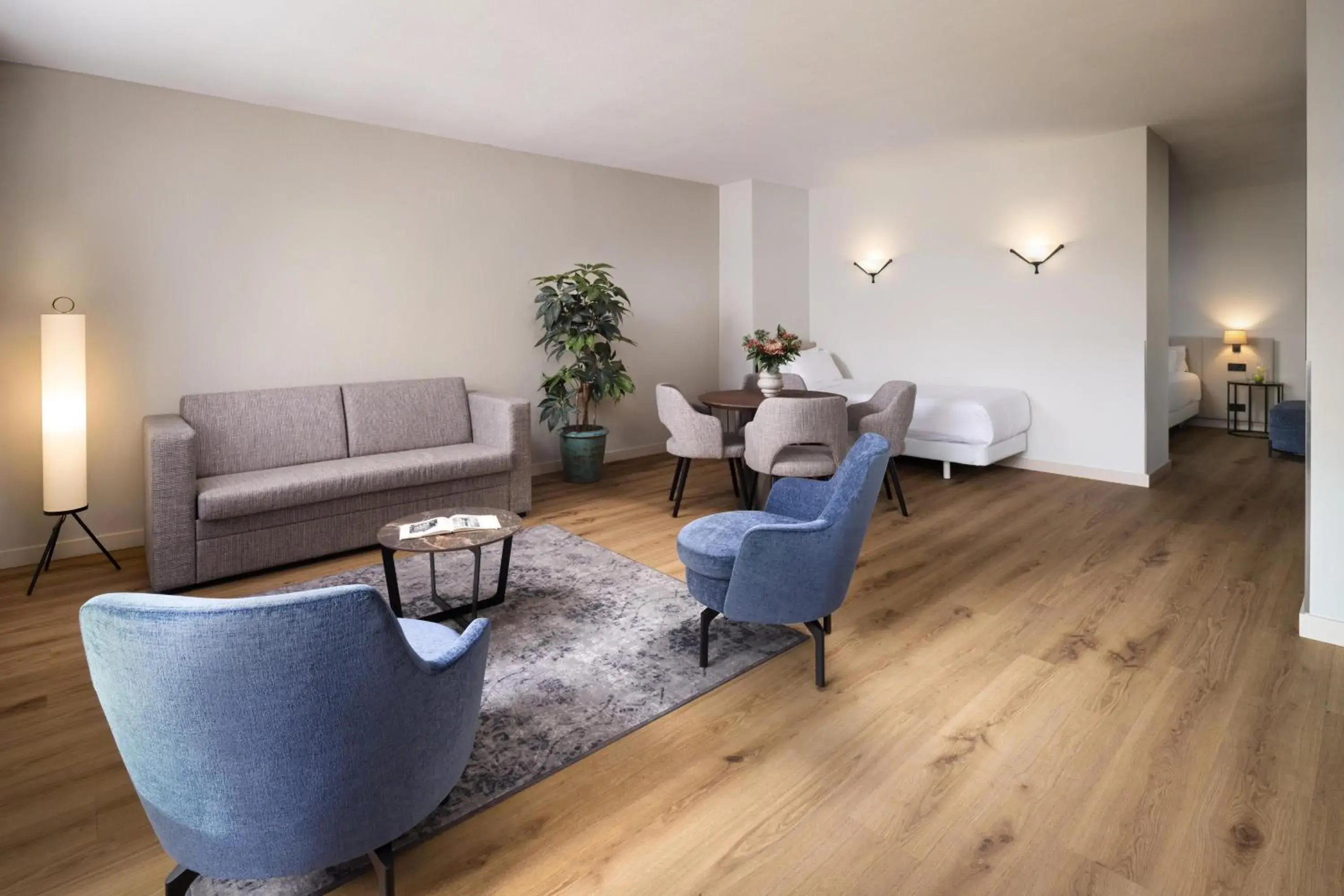 Photo of the whole room in NH Atlanta Rotterdam Hotel Photo of the whole room in NH Atlanta Rotterdam Hotel