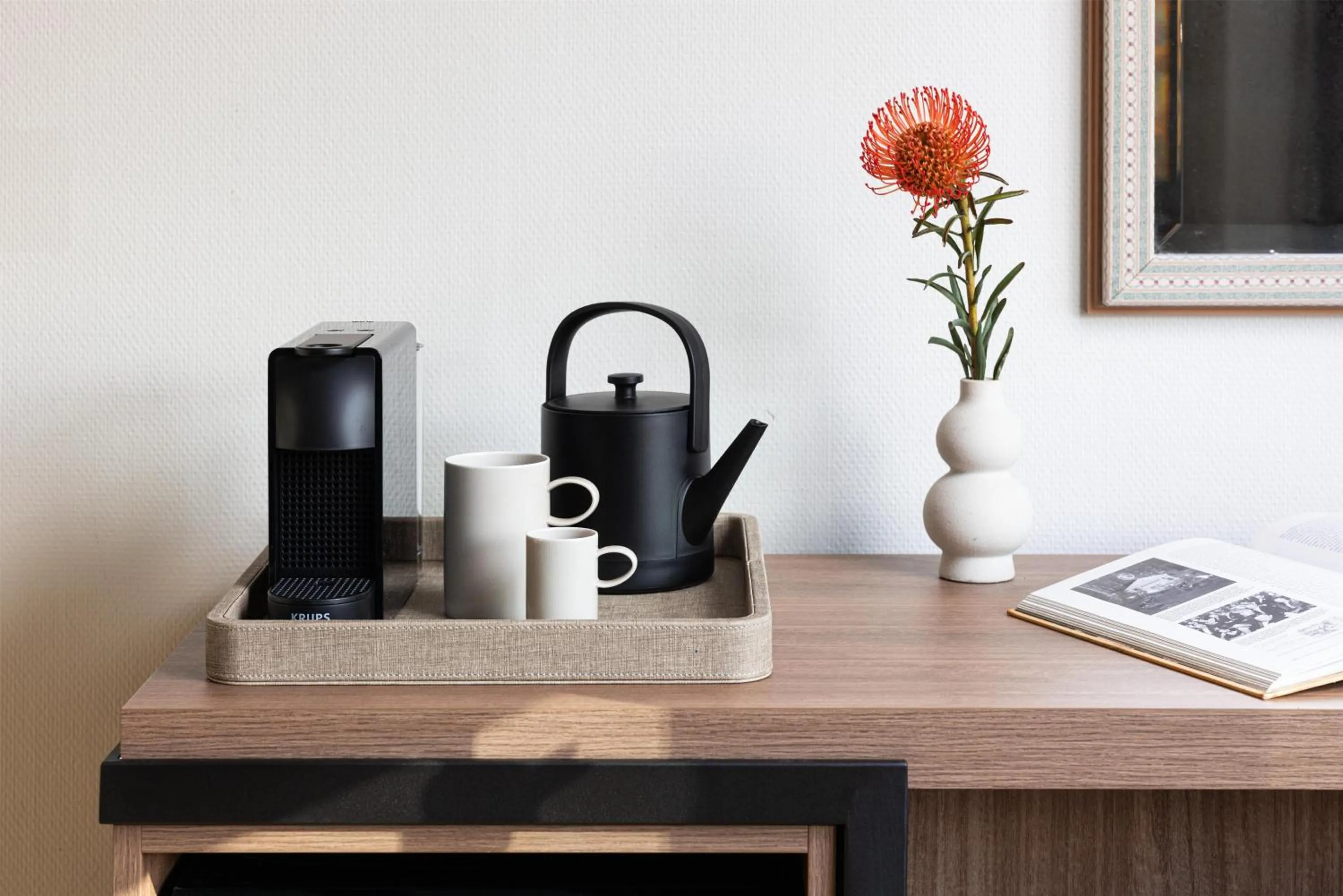 Photo of the whole room in NH Atlanta Rotterdam Hotel