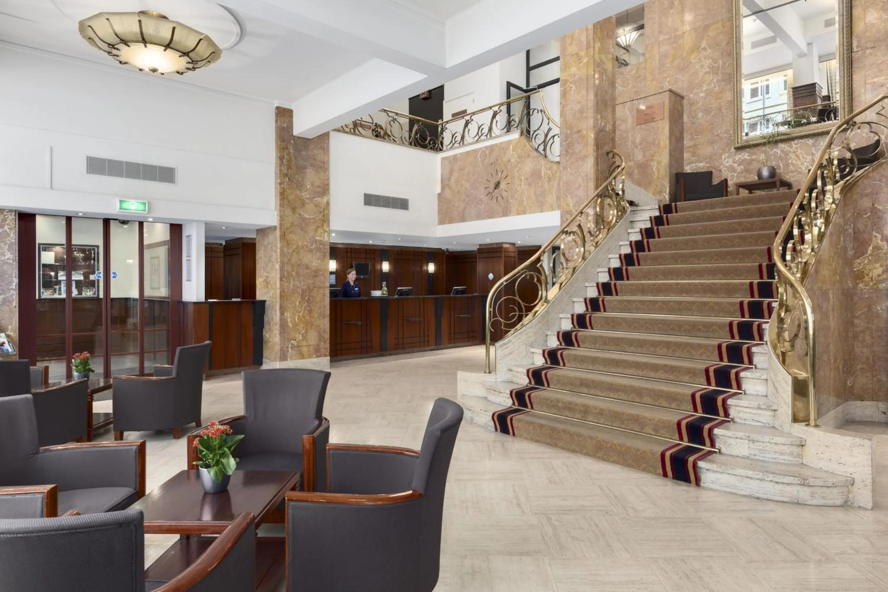 Lobby or reception in NH Atlanta Rotterdam Hotel