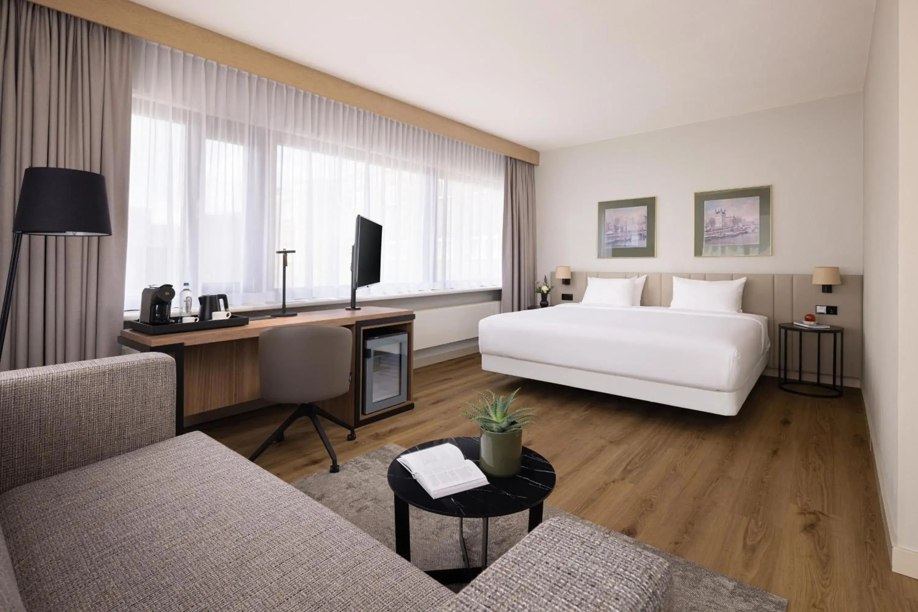 Bedroom, Bed in NH Atlanta Rotterdam Hotel Bedroom, Bed in NH Atlanta Rotterdam Hotel